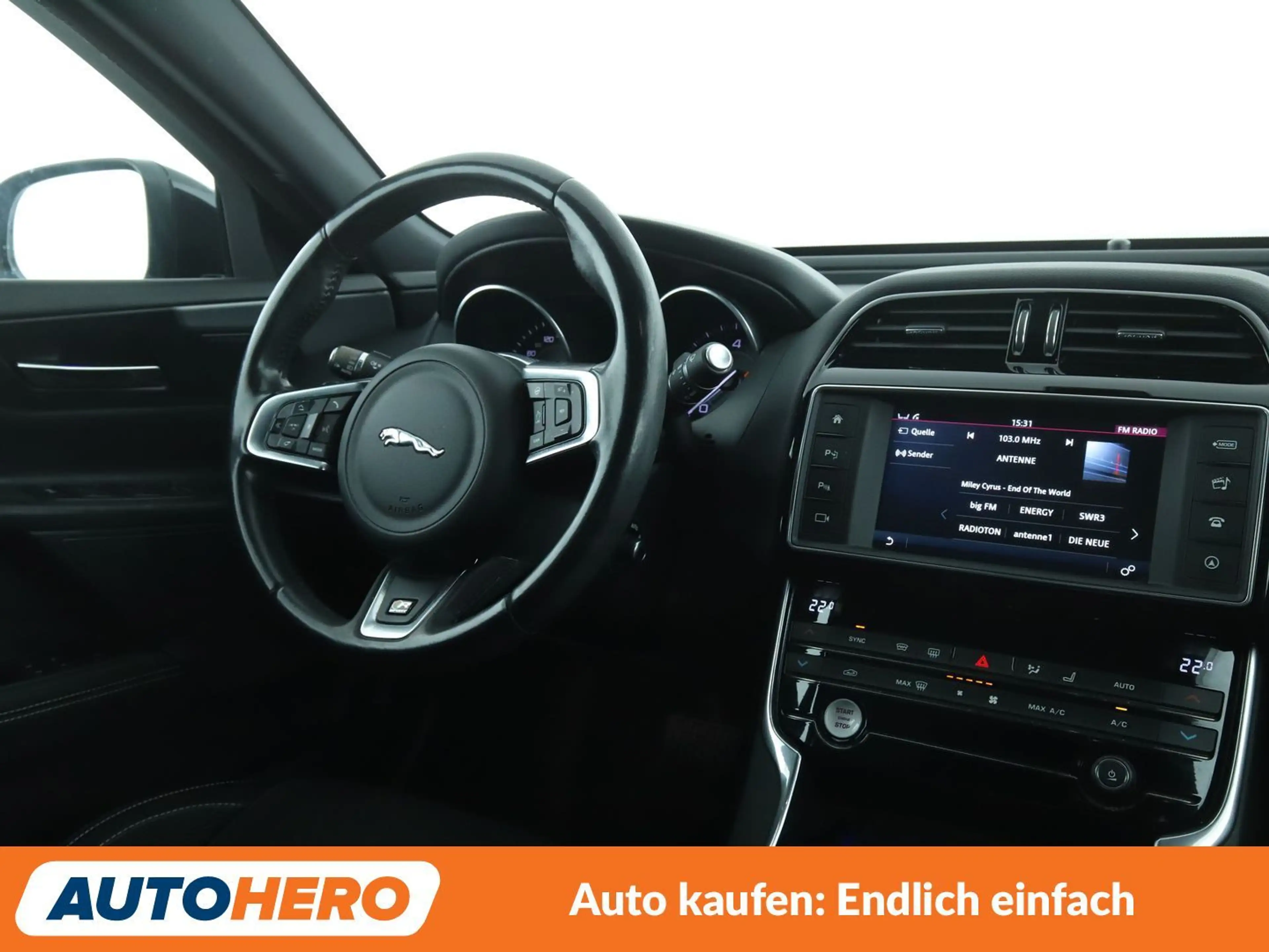 Jaguar XE 25t R-Sport Aut*NAVI*XENON*TEMPO*CAM*PDC*SHZ* — photo 13