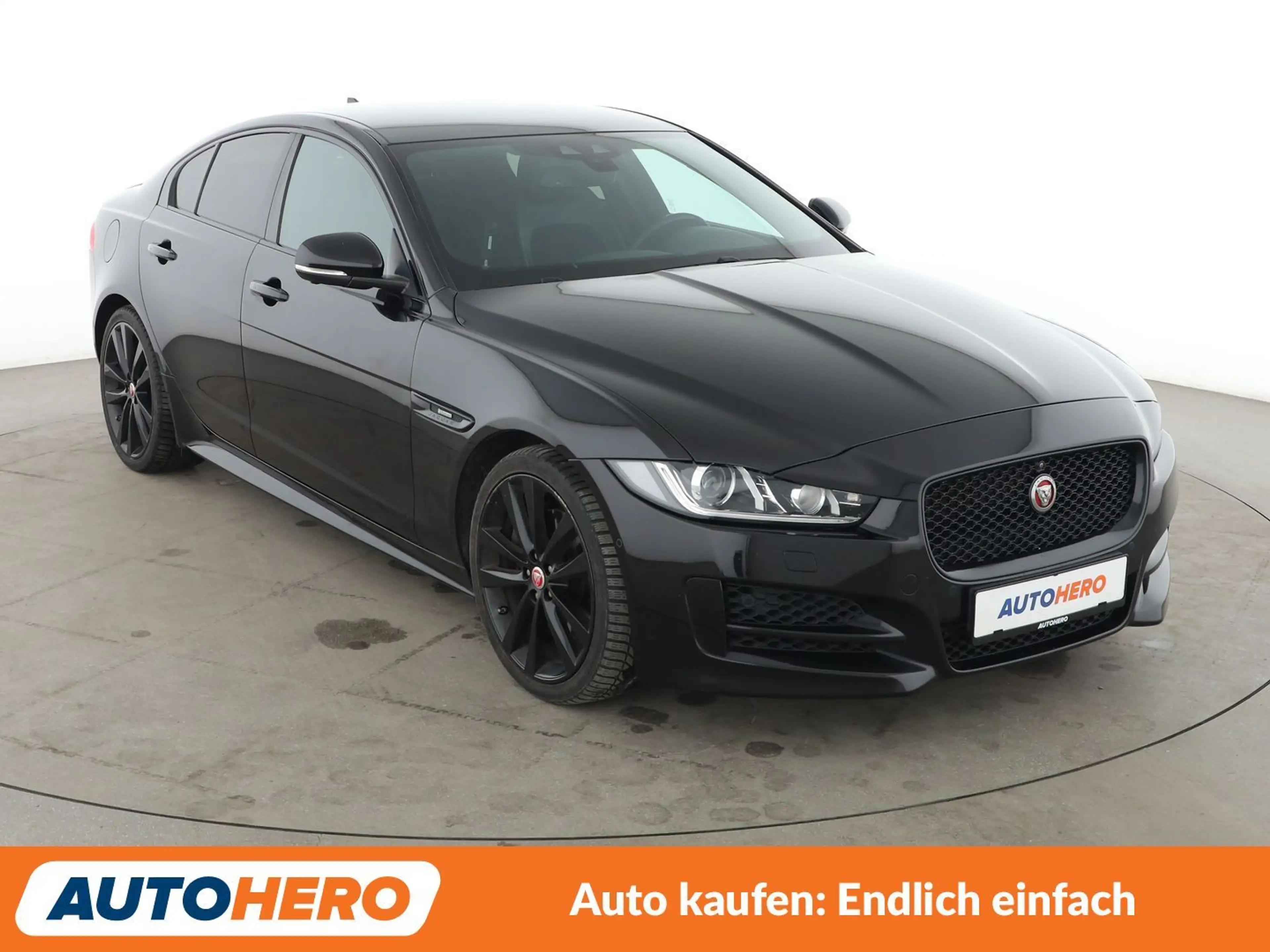 Jaguar XE 25t R-Sport Aut*NAVI*XENON*TEMPO*CAM*PDC*SHZ* — photo 8