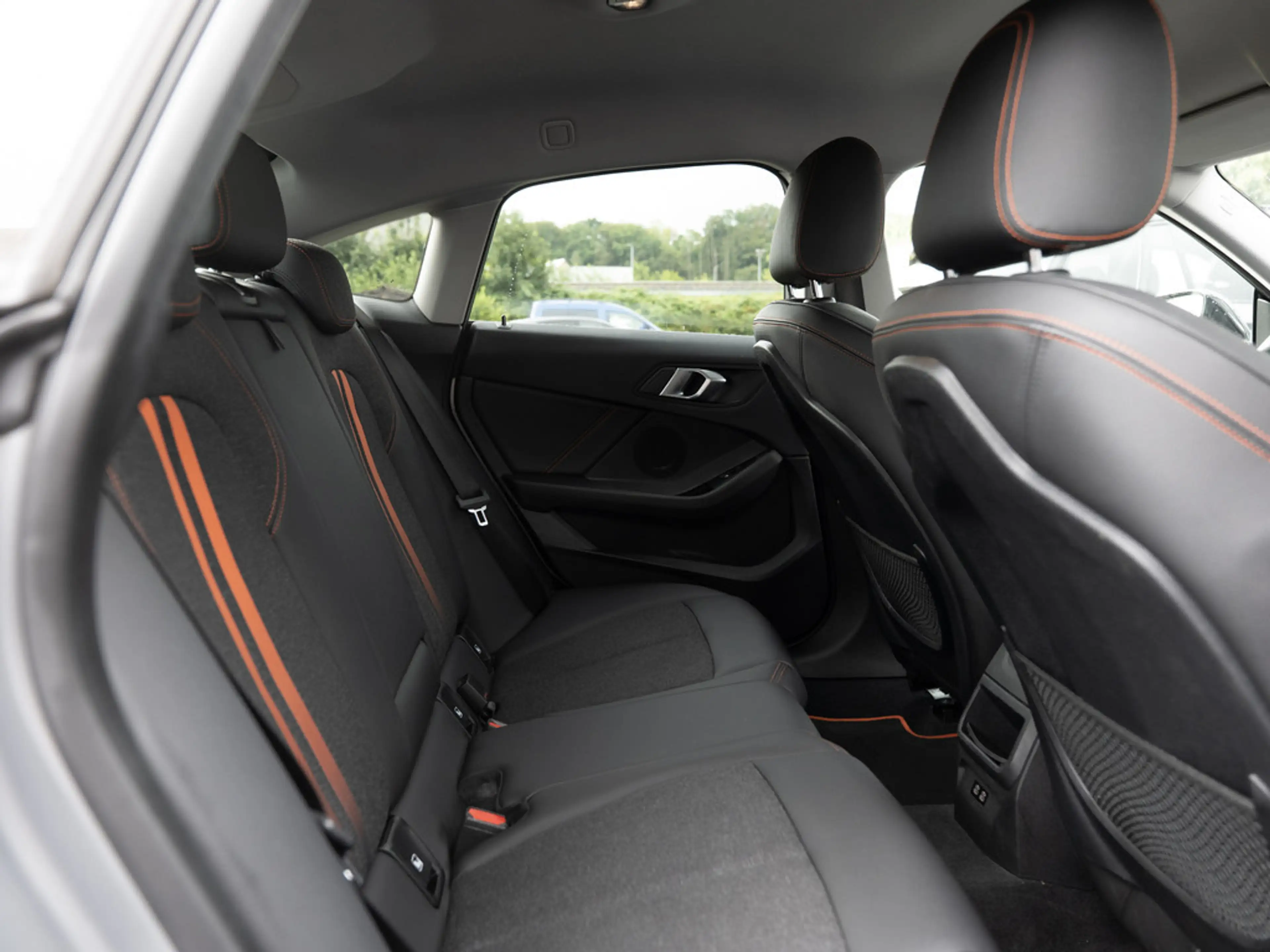 BMW 218 d Gran Coupe Sport Line LED NAVI SHZ PDC — photo 9