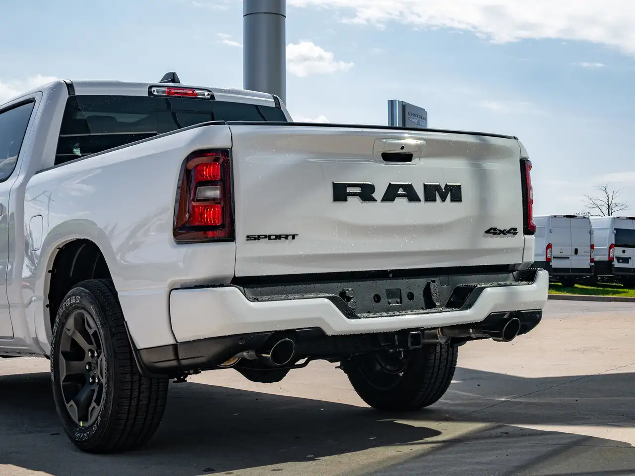 RAM 1500 снимка RAM 1500