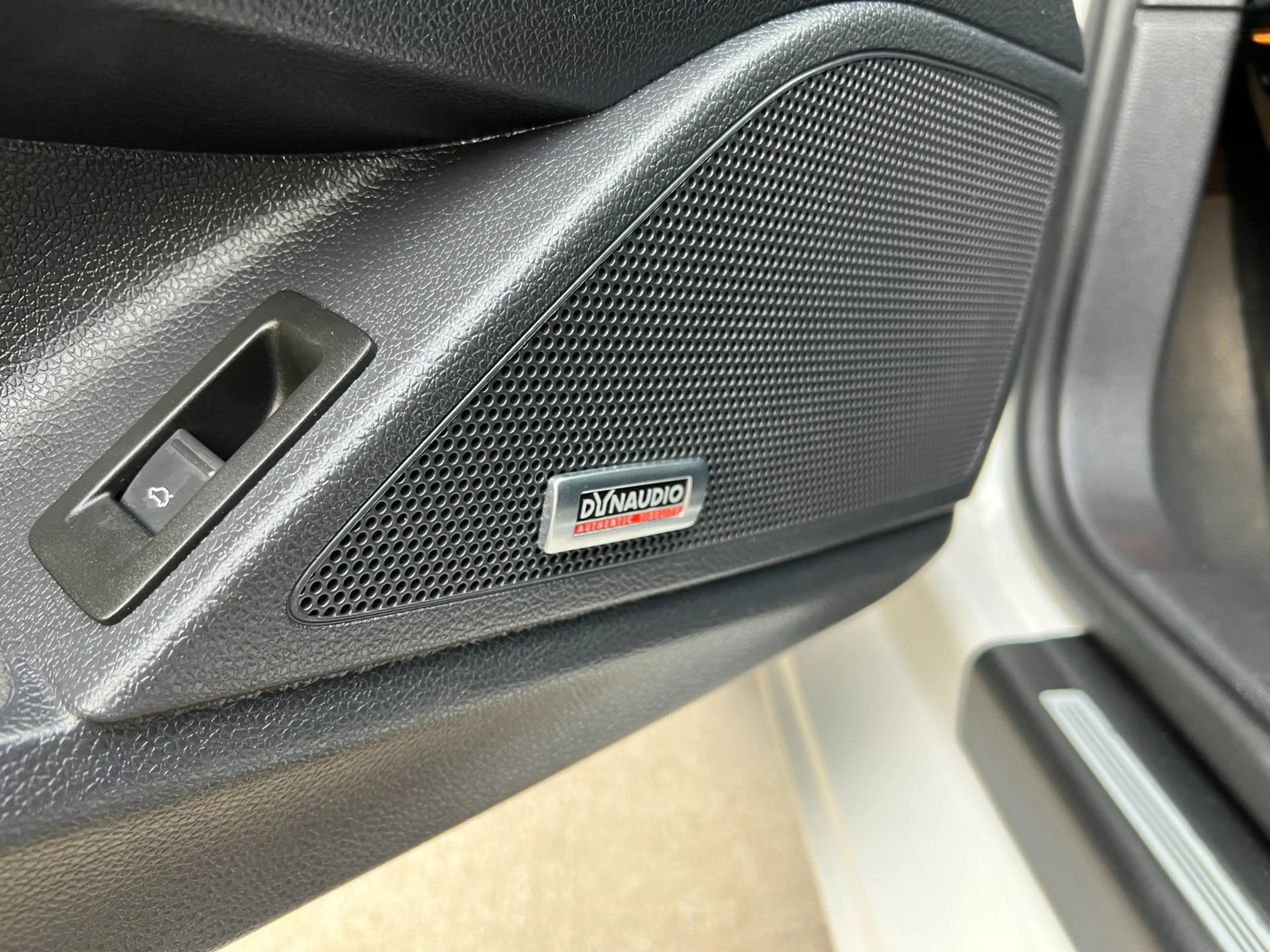 Volkswagen Scirocco 1.4 TSI Highline Plus, Pano, Dynaudio, Navi — photo 13