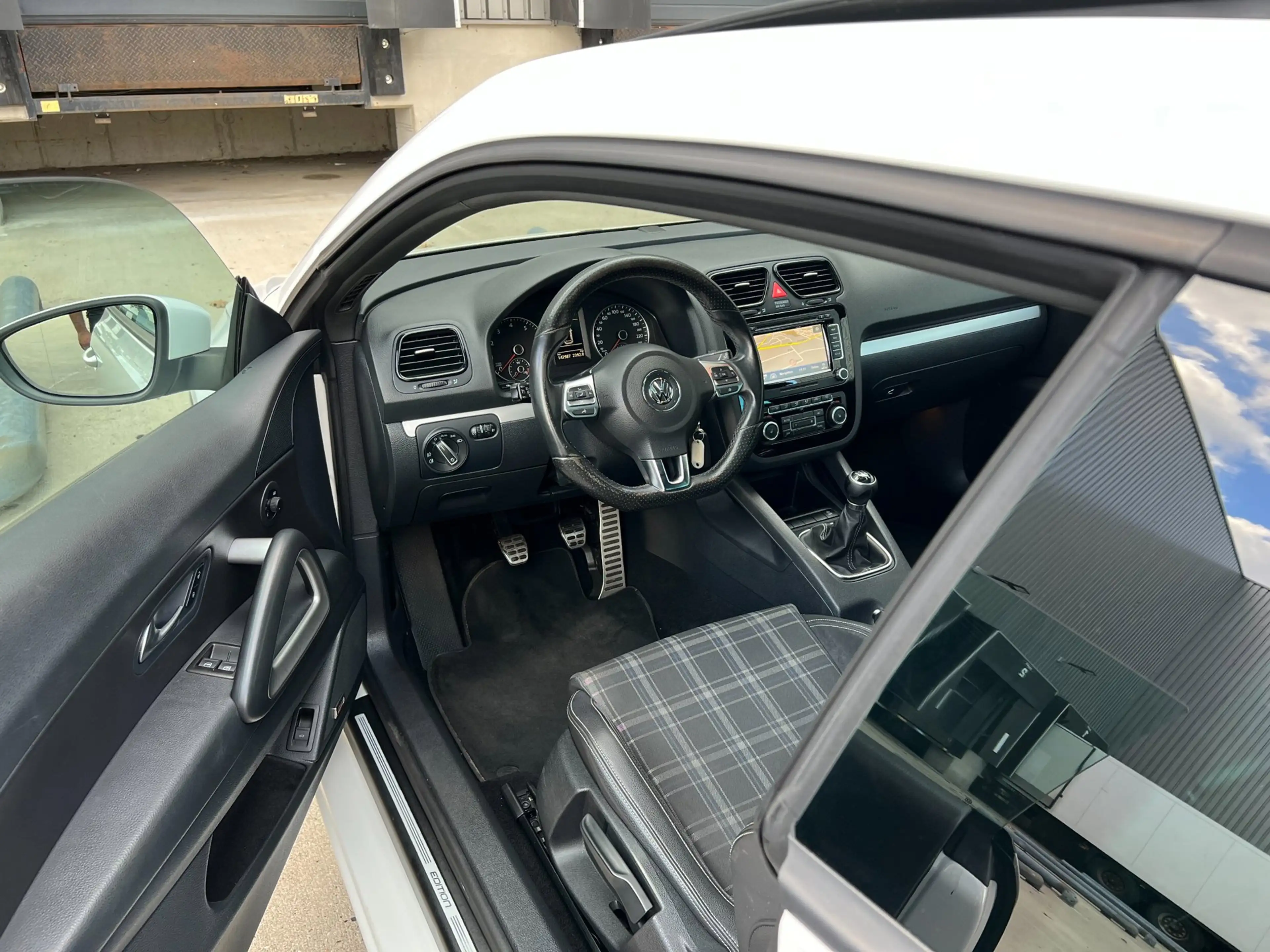 Volkswagen Scirocco 1.4 TSI Highline Plus, Pano, Dynaudio, Navi — photo 12