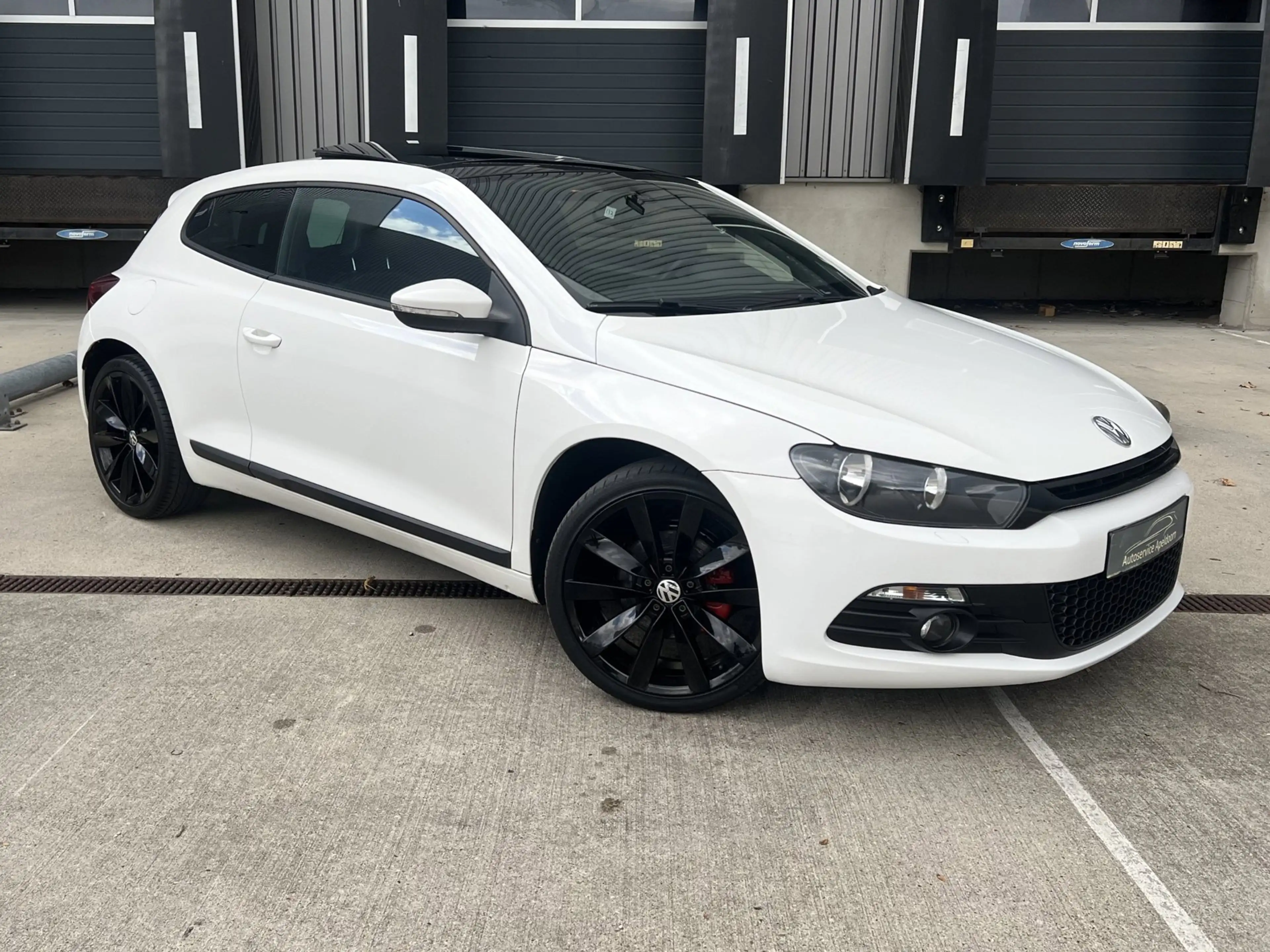 Volkswagen Scirocco 1.4 TSI Highline Plus, Pano, Dynaudio, Navi — photo 4