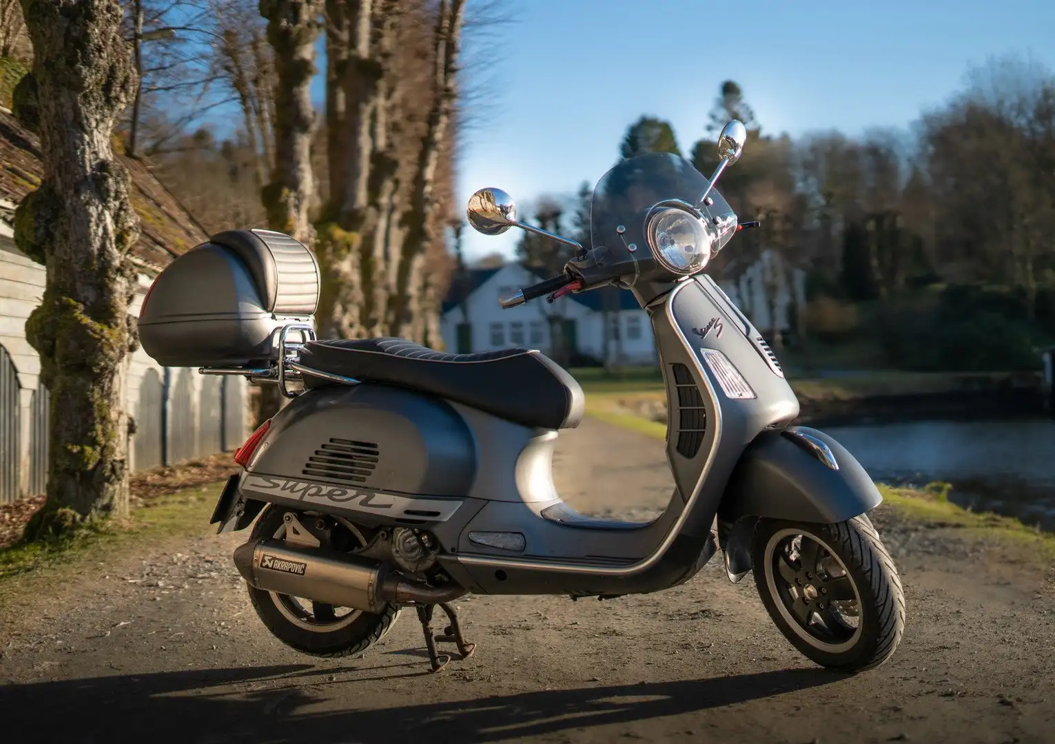 Vespa GTS Super 300 Gri - 2