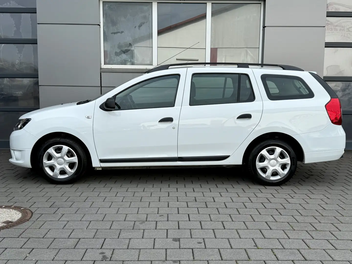 Dacia Logan 1.2 Ambiance Allwetter/Klima/Isofix Weiß - 2