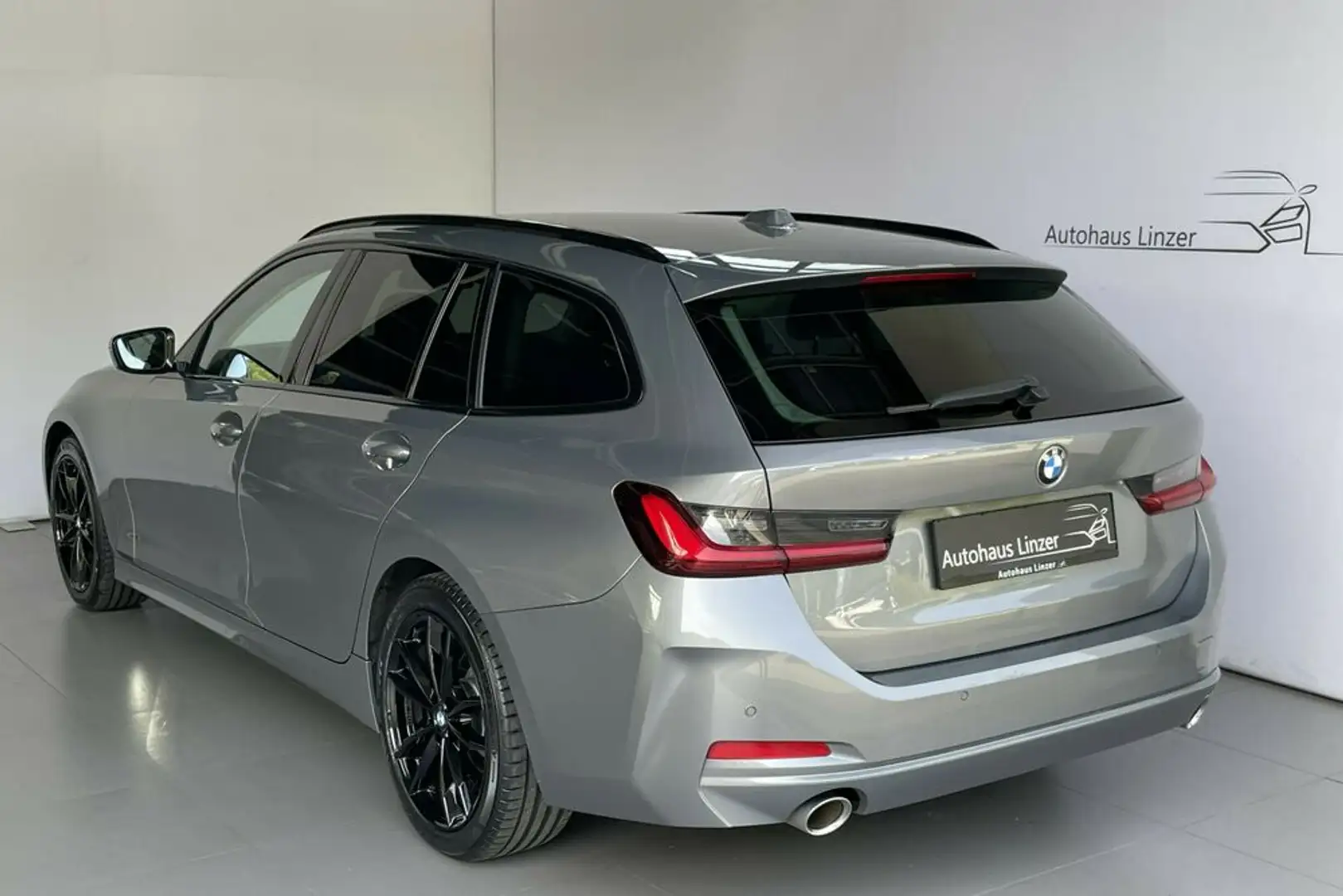 BMW 318 d LCI *CurvedDisplay*LED*ACC*AHK*KeyGo*AmbientB Grau - 2