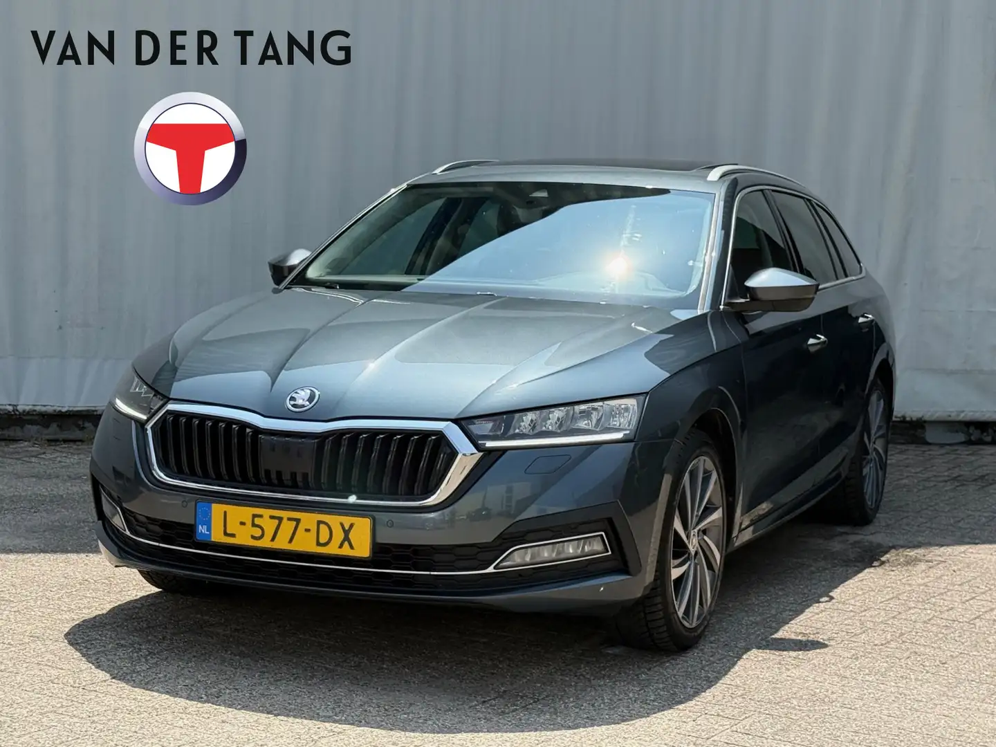 Skoda Octavia Combi 1.0 TSI Business Ed. Plus/ Panodak / Vol opt Gris - 1