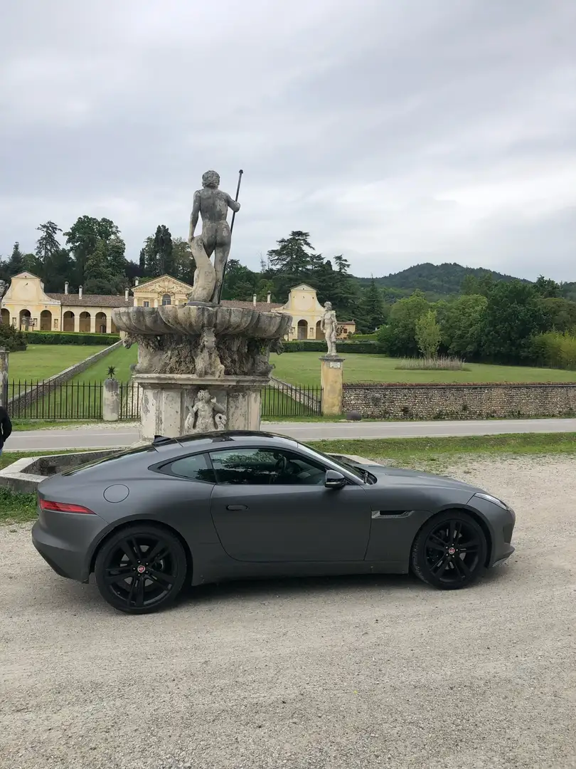 Jaguar F-Type Coupe 3.0 V6 auto Hnědá - 2