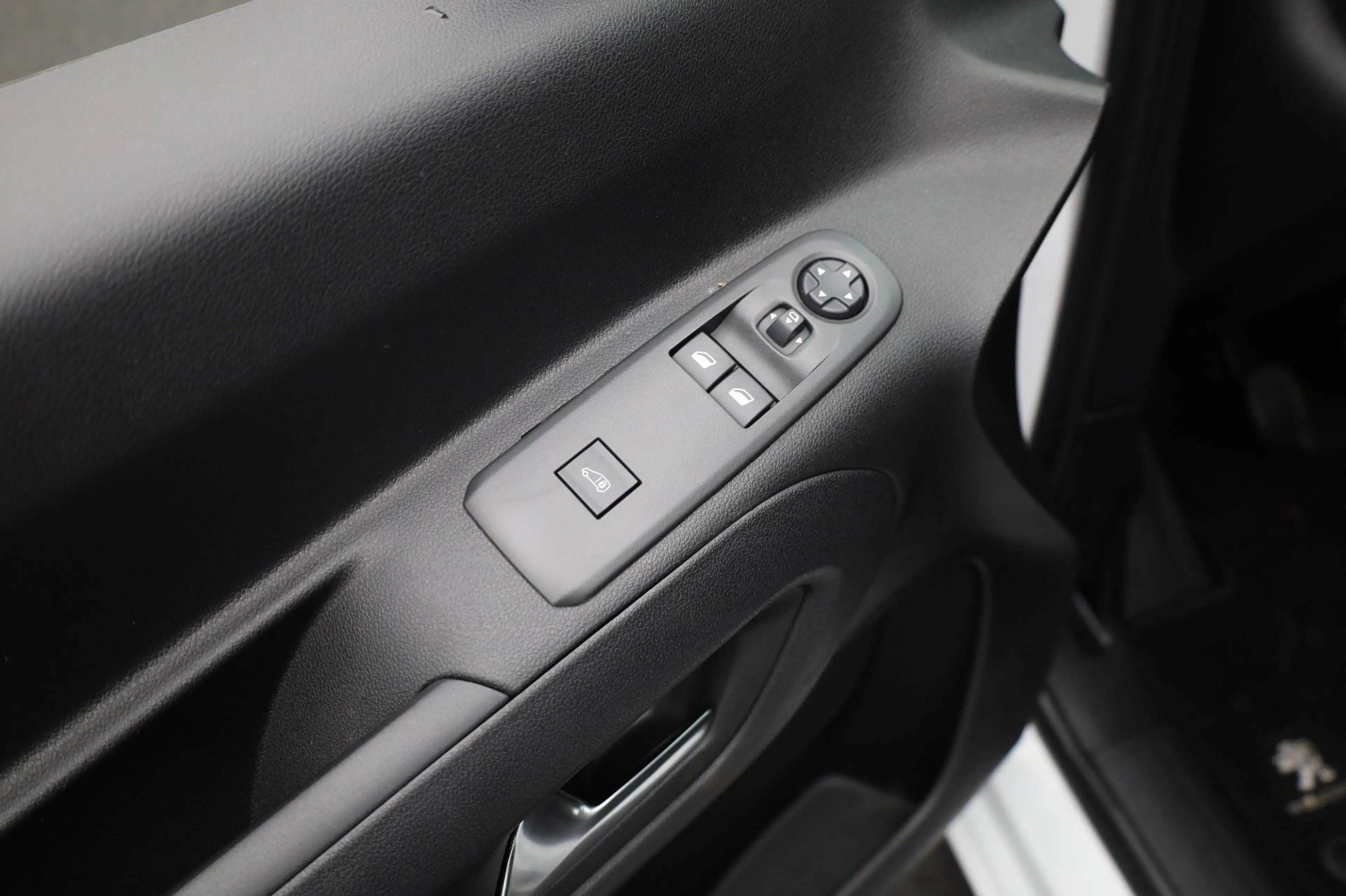 Peugeot Partner 1.5 BlueHDi 100 S&S L1 Trekhaak | Houten Laadvloer — photo 15