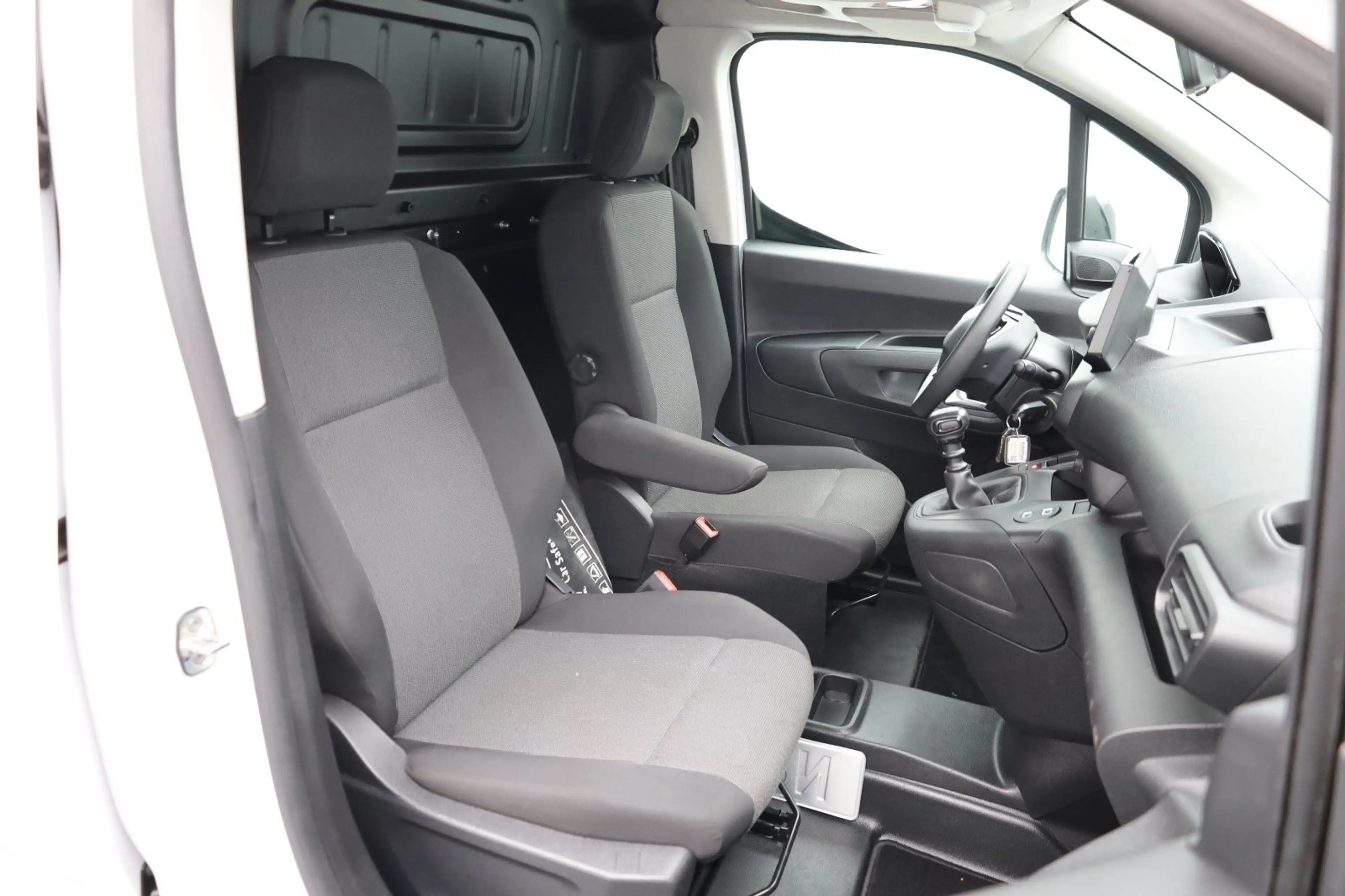 Peugeot Partner 1.5 BlueHDi 100 S&S L1 Trekhaak | Houten Laadvloer — photo 25
