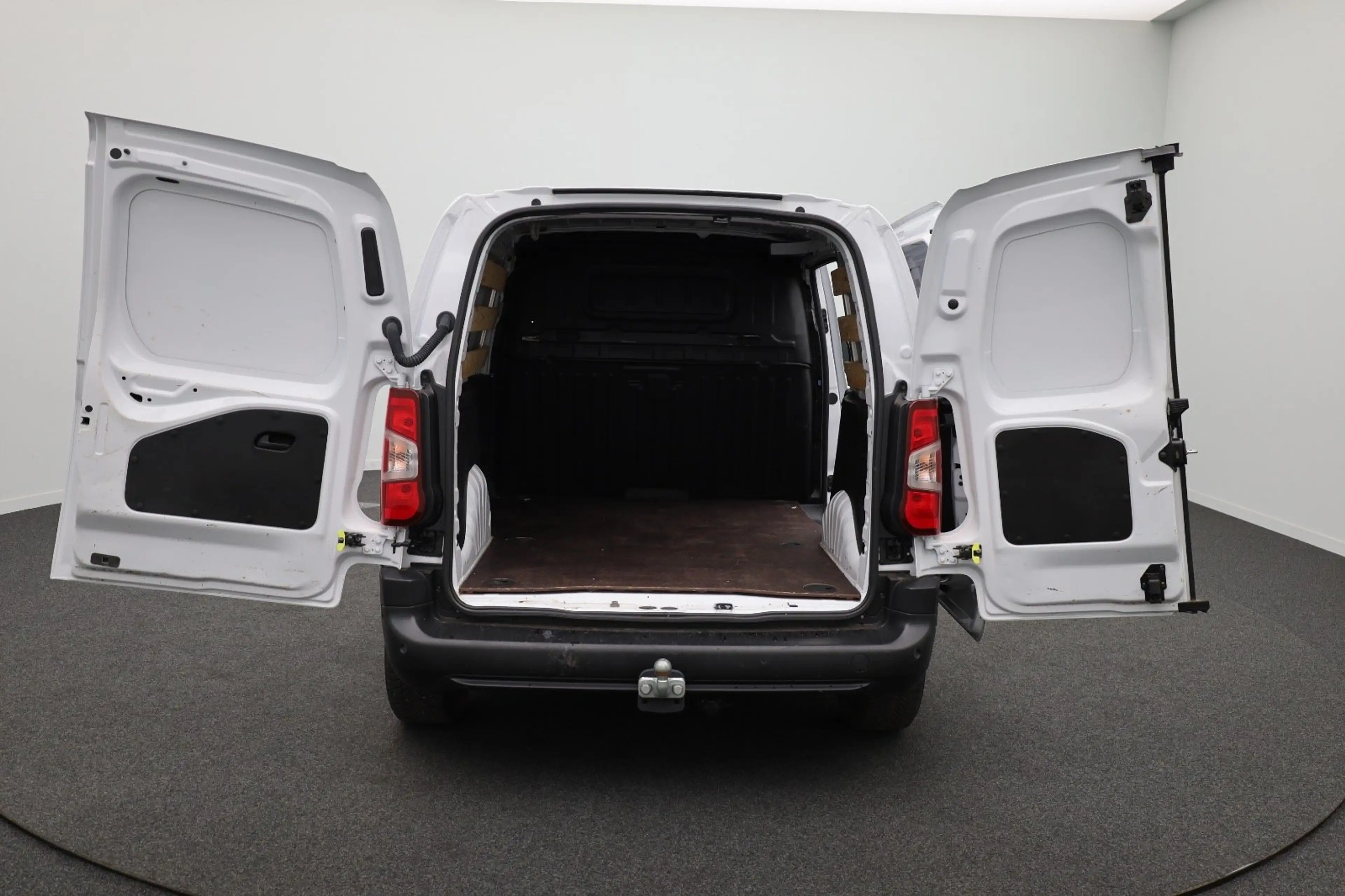 Peugeot Partner 1.5 BlueHDi 100 S&S L1 Trekhaak | Houten Laadvloer — photo 9
