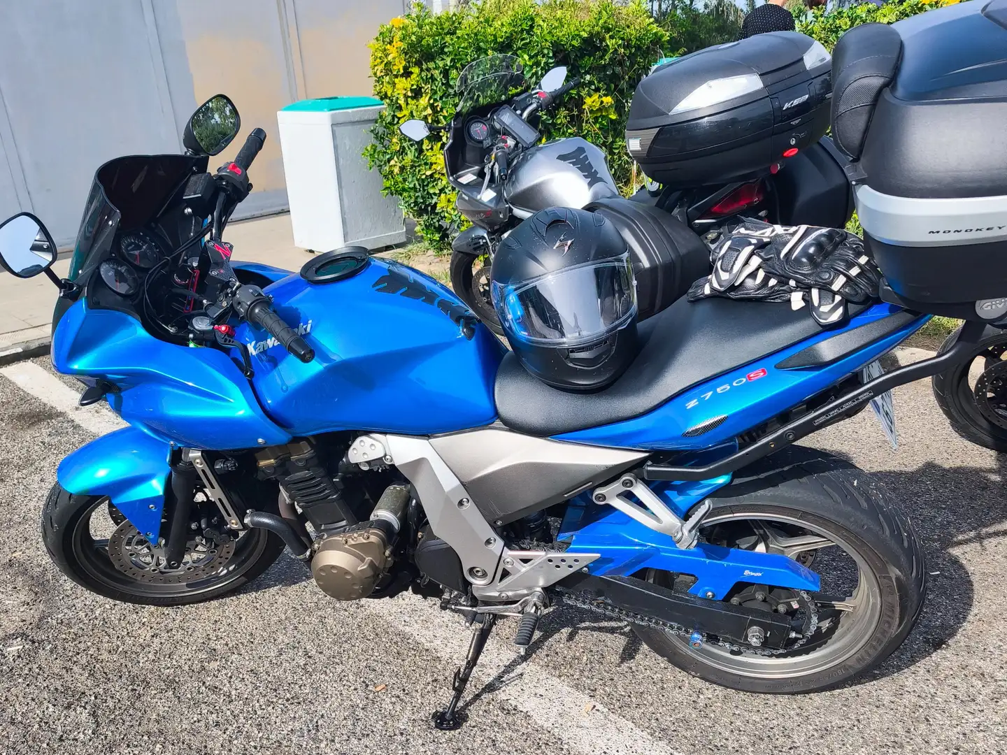 Kawasaki Z 750 Bleu - 2