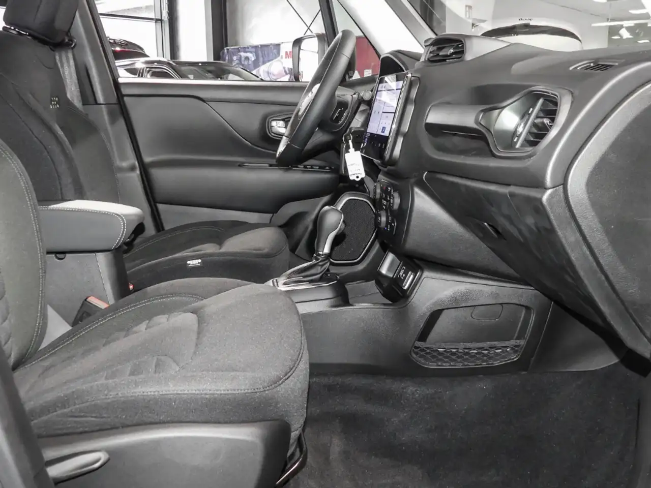 Jeep Renegade North Star Mild-Hybrid El. Panodach LED ACC Mehrzo 6