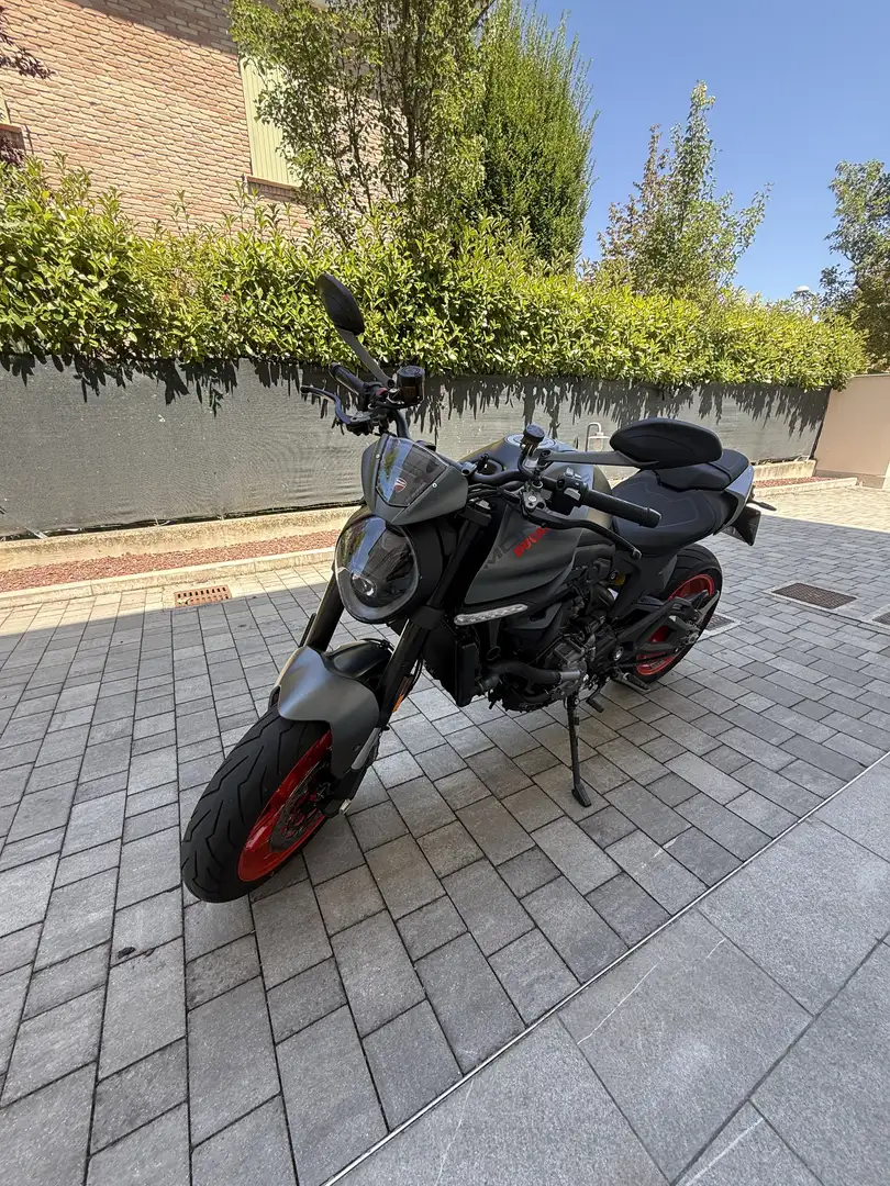 Ducati Monster 937 + NEW 450KM Nero - 2