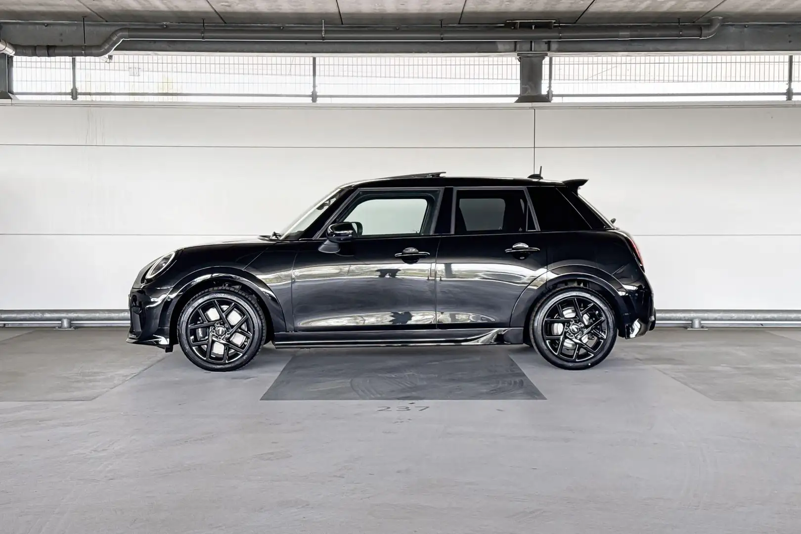 MINI Cooper 5-deurs 1.5 Cooper C John Cooper Works | Glazen pa Zwart - 2