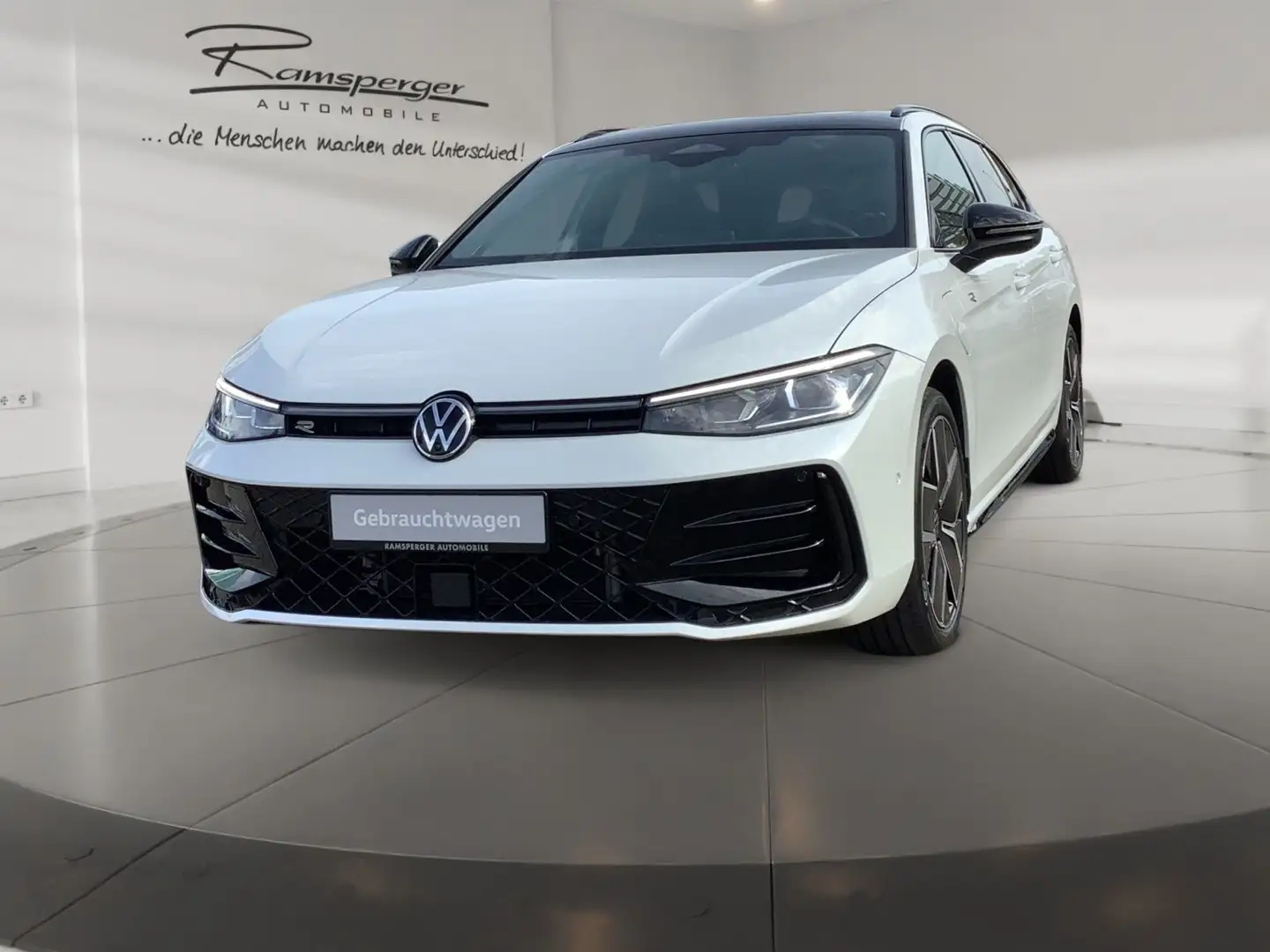 Volkswagen Passat Variant 1.5 TSI DSG R-Line eHybrid AHK Ma Weiß - 2