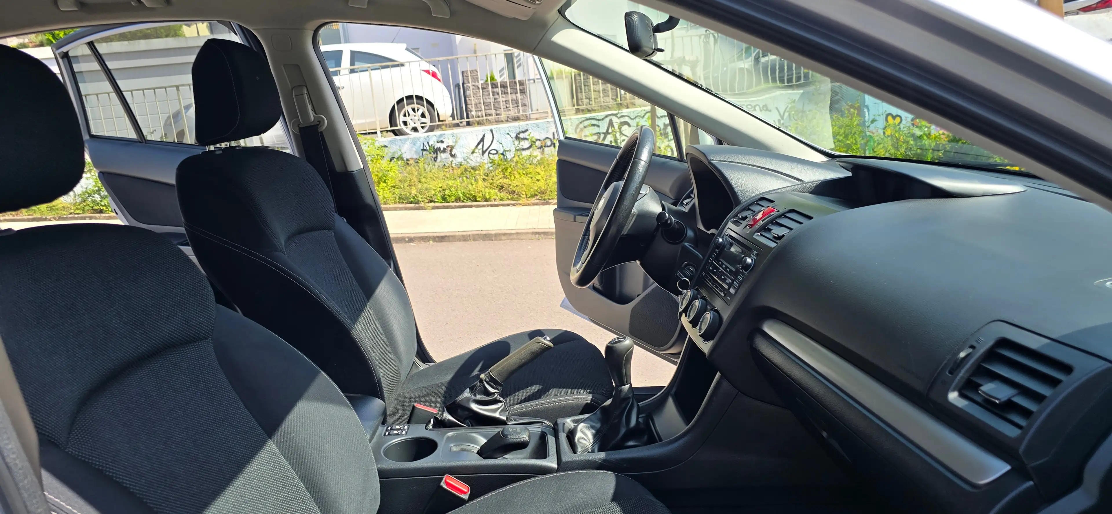 Subaru XV 1.6i, Tüv Neu, AHK,Klima,R.fahrkamera,8Fach ber — photo 14