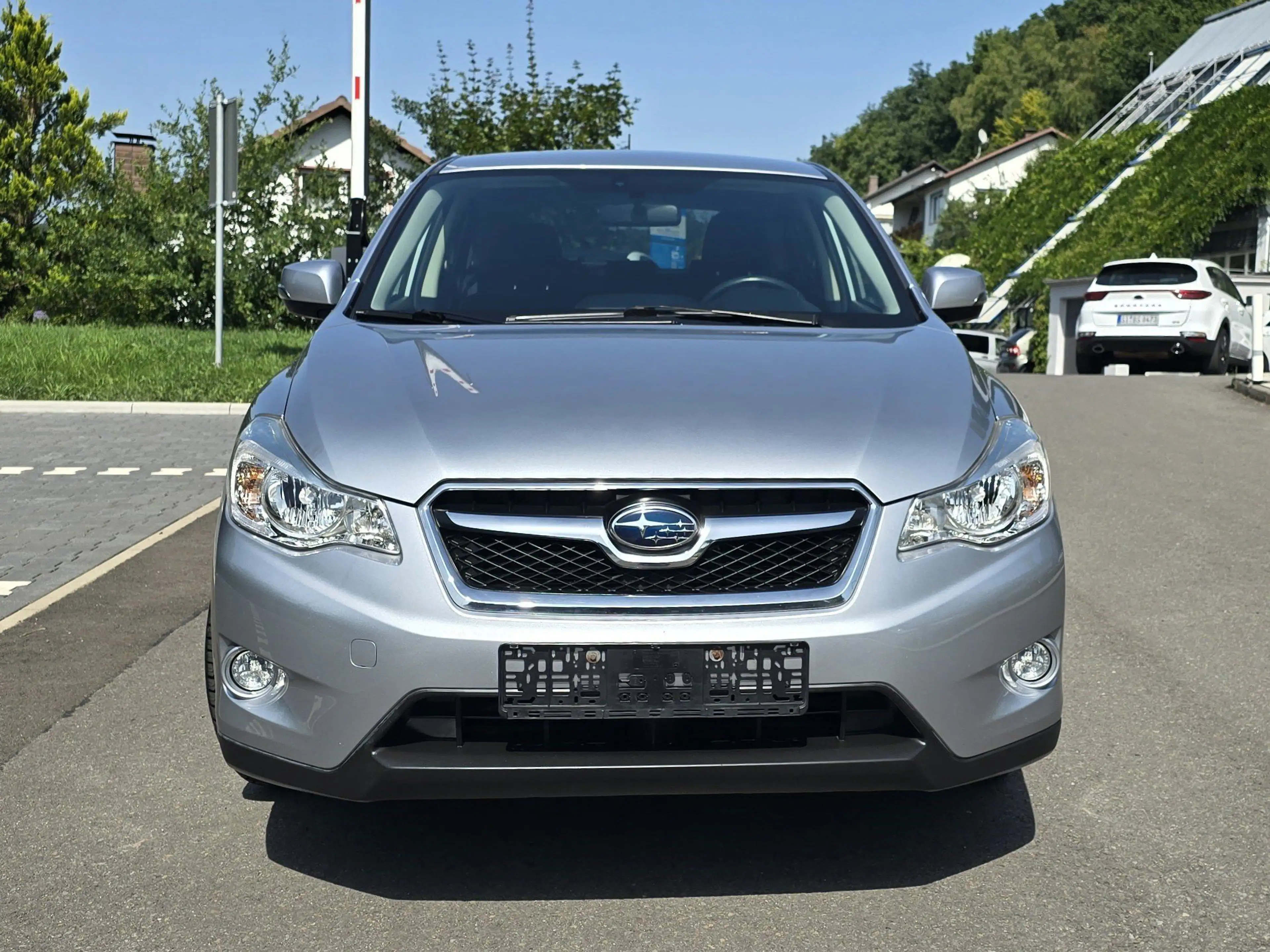 Subaru XV 1.6i, Tüv Neu, AHK,Klima,R.fahrkamera,8Fach ber — photo 2