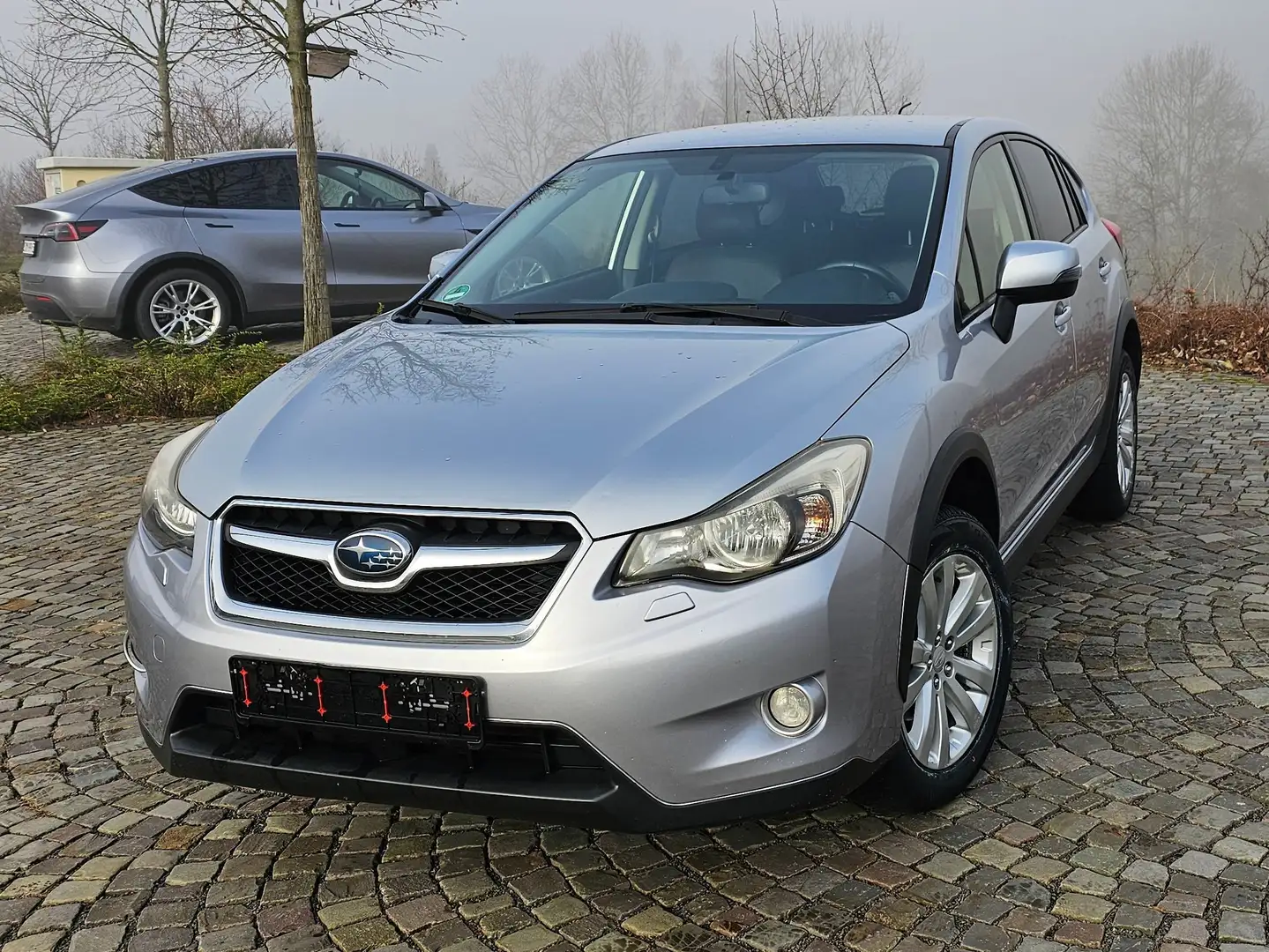 Subaru XV 1.6i, Tüv Neu, AHK,Klima,R.fahrkamera,8Fach ber Zilver - 2