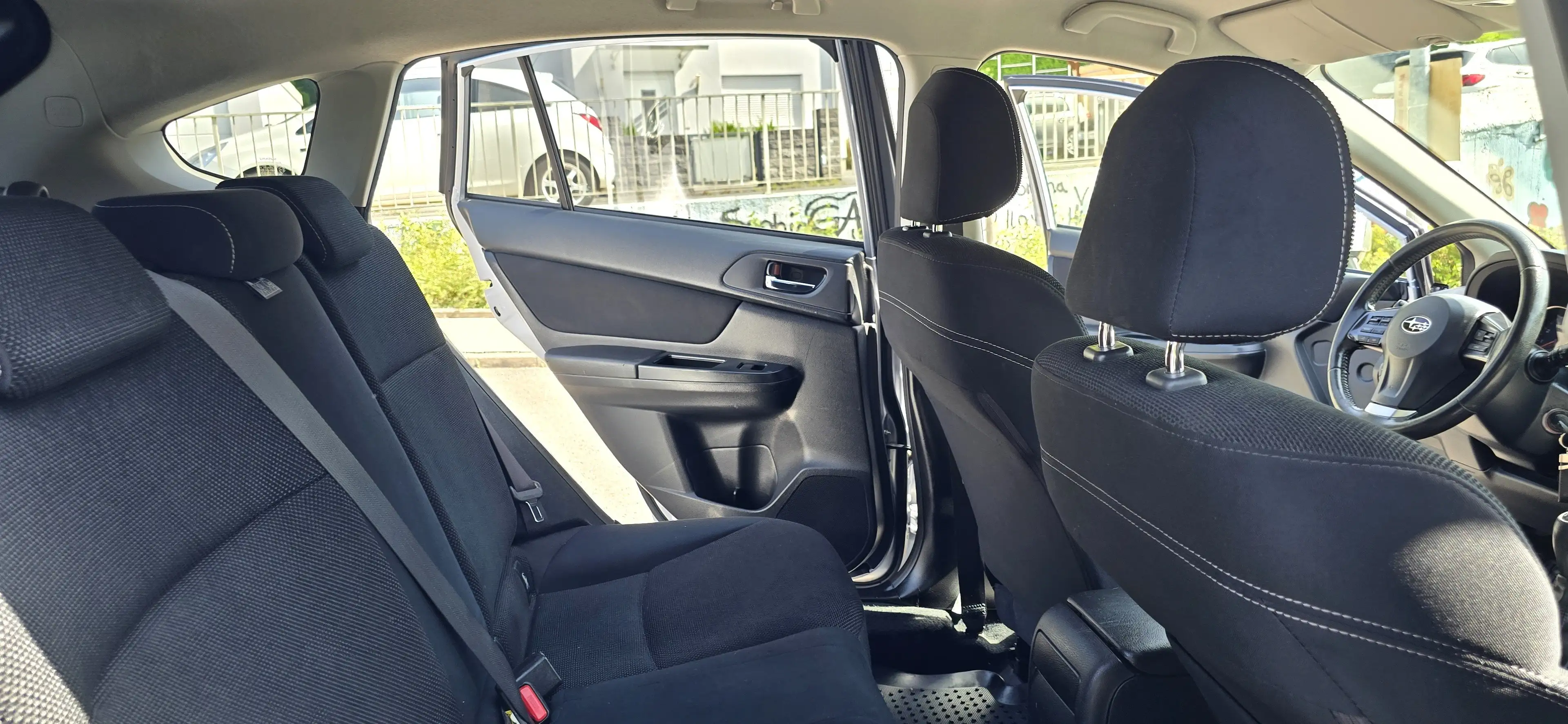 Subaru XV 1.6i, Tüv Neu, AHK,Klima,R.fahrkamera,8Fach ber — photo 15