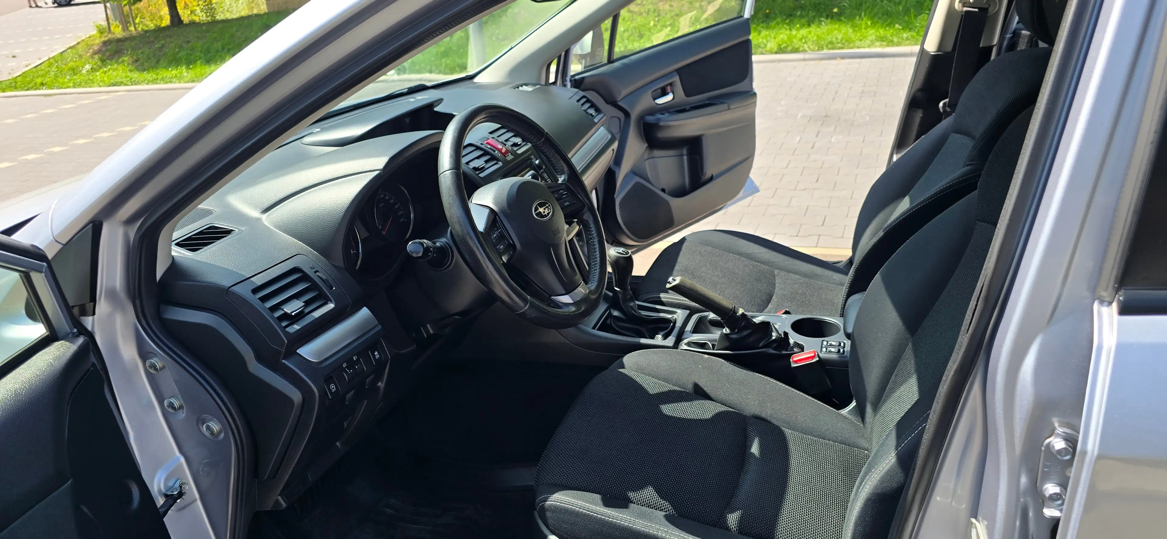Subaru XV 1.6i, Tüv Neu, AHK,Klima,R.fahrkamera,8Fach ber — photo 12