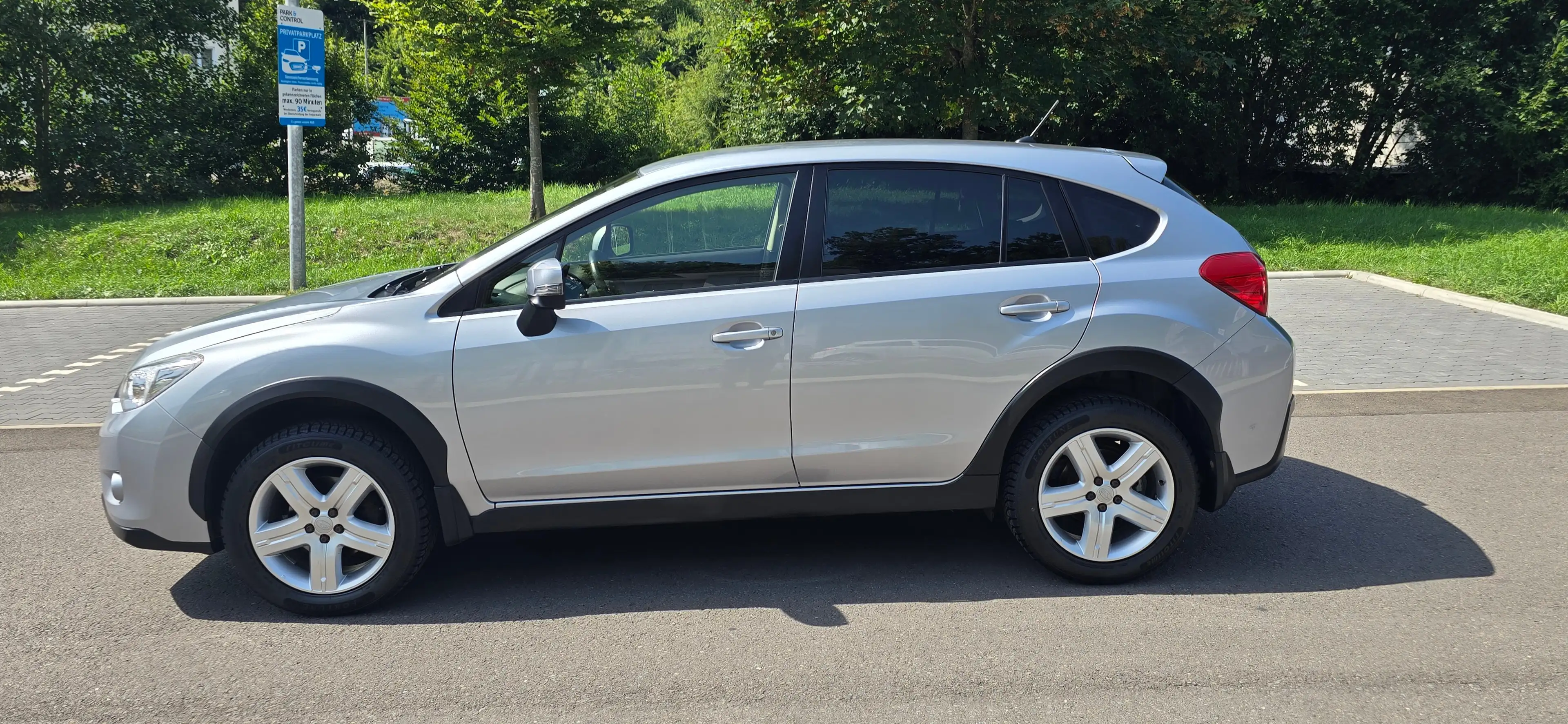 Subaru XV 1.6i, Tüv Neu, AHK,Klima,R.fahrkamera,8Fach ber — photo 5