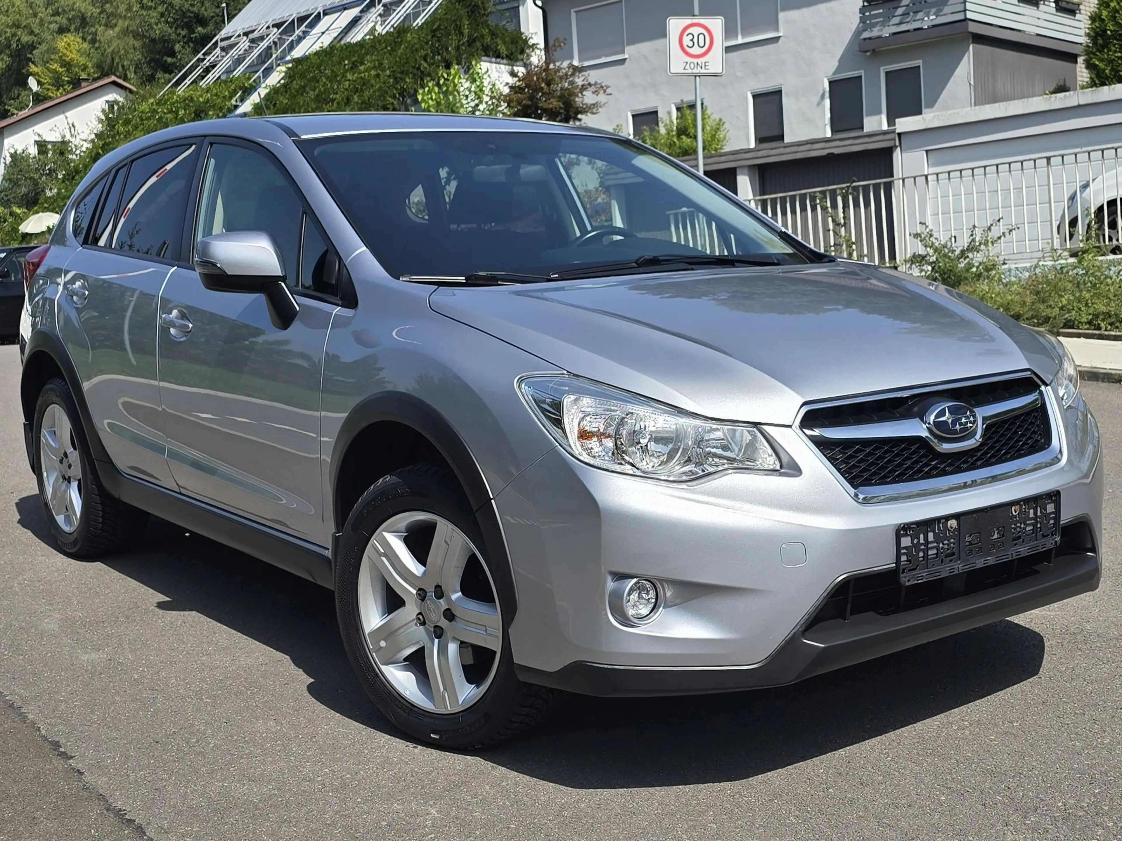 Subaru XV 1.6i, Tüv Neu, AHK,Klima,R.fahrkamera,8Fach ber