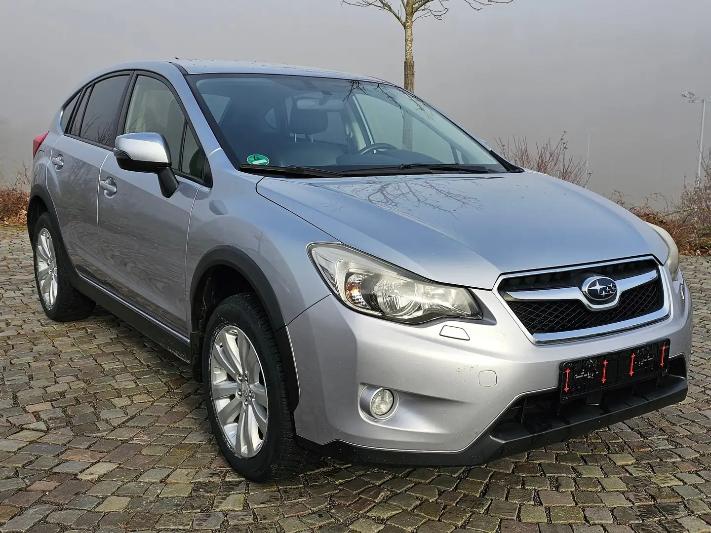 Subaru XV 1.6i, Tüv Neu, AHK,Klima,R.fahrkamera,8Fach ber Zilver - 1