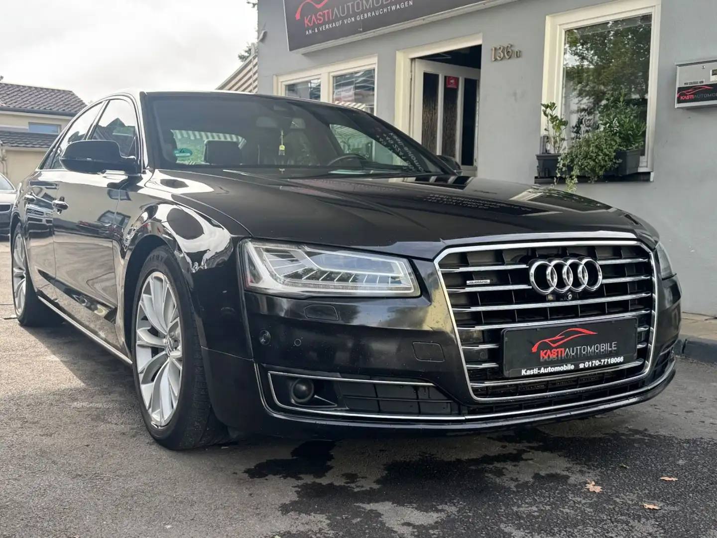 Audi A8 3.0 TDI clean diesel quattro Head-Matrix-Voll Schwarz - 1