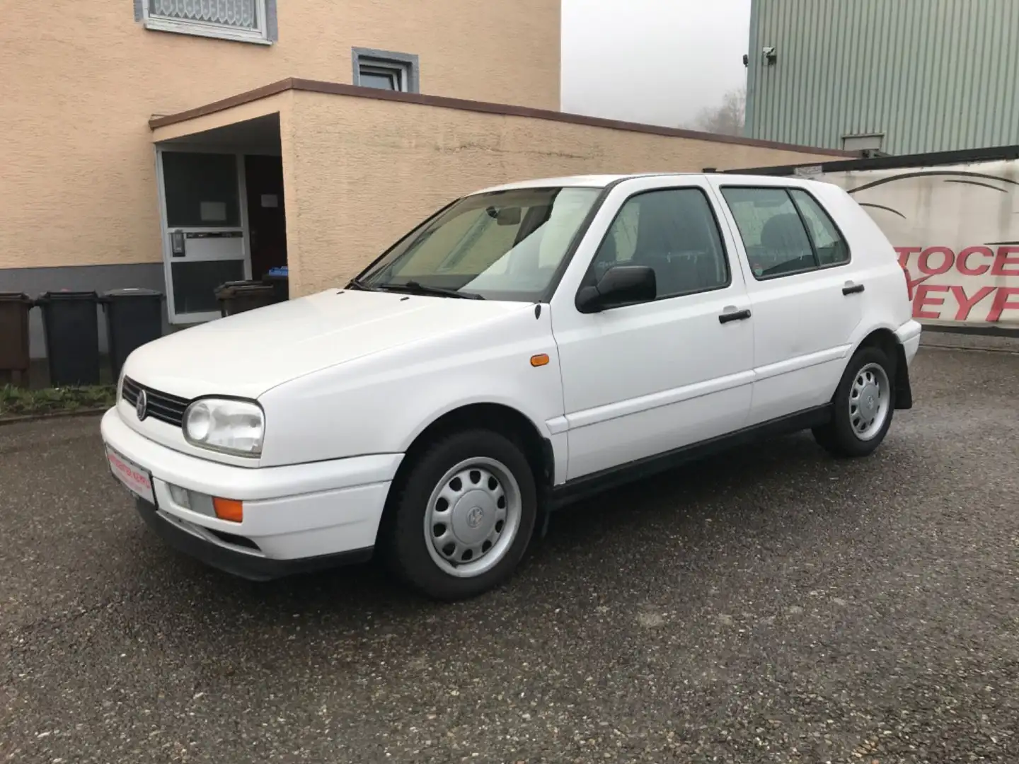 Volkswagen Golf 3 1,8 *AUTOMATIK*HU/AUNEU* White - 2