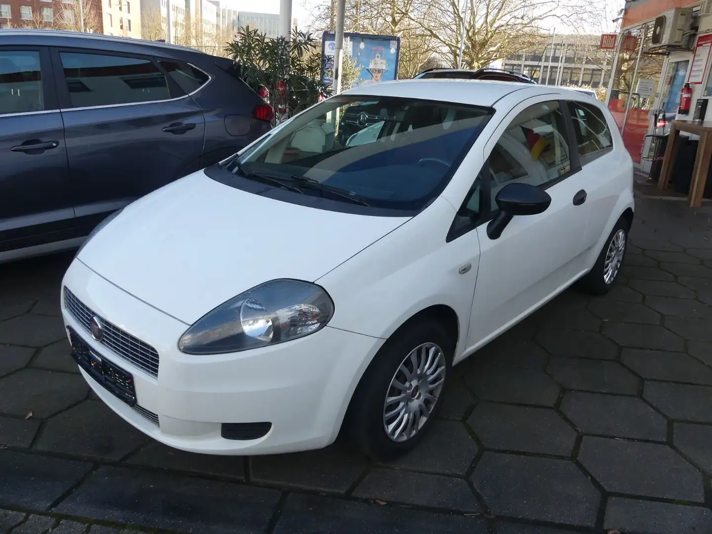 Fiat Grande Punto STARK REDUZIERT! 1.2 8V Active HU/AU NEU Bluetooth Weiß - 1