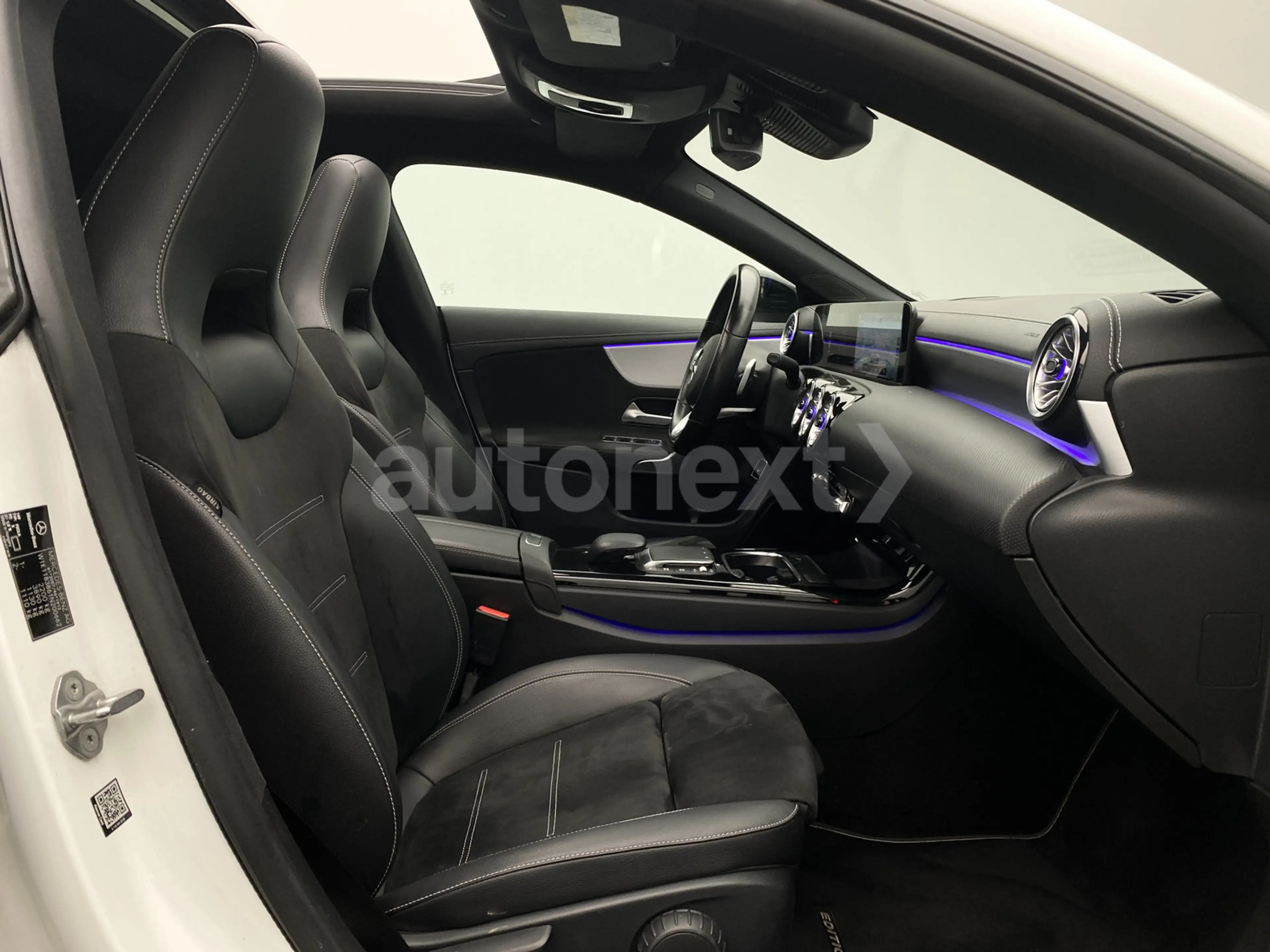 Mercedes-Benz CLA 250 e *2x AMG Line+Night* Pano+Edition 2020 — photo 15