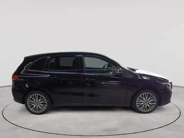 Mercedes-Benz B-Class view 3