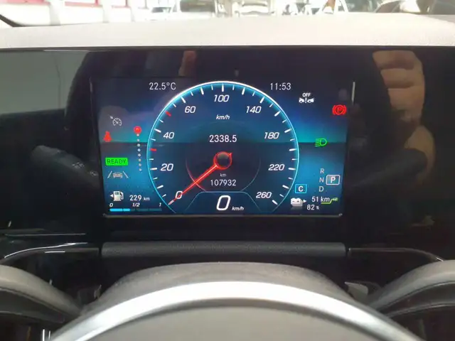 Mercedes-Benz B-Class view 11