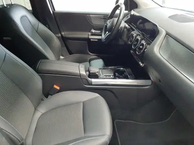 Mercedes-Benz B-Class view 8