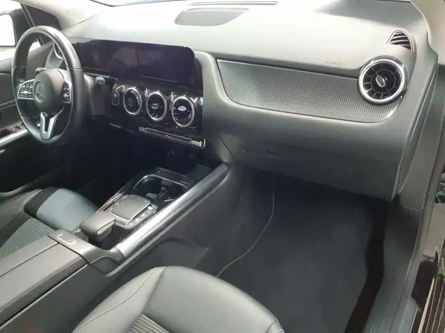 Mercedes-Benz B-Class view 9
