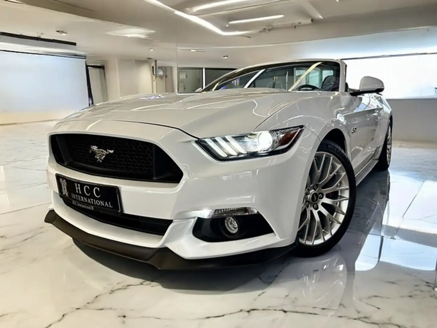 Ford Mustang GT 5.0 V8 Aut.1.Hd| UNFALLFREI |DE | COC Wit - 1