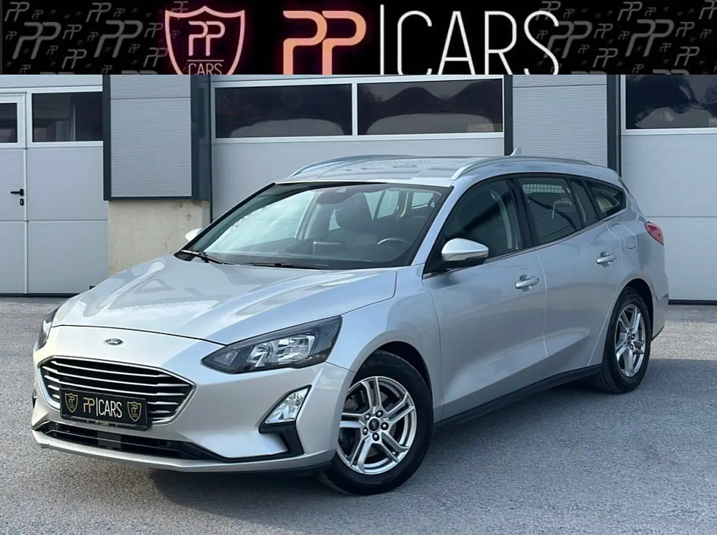 Ford Focus Traveller 1,5 EcoBlue Trend Edition Business *V... Silber - 1