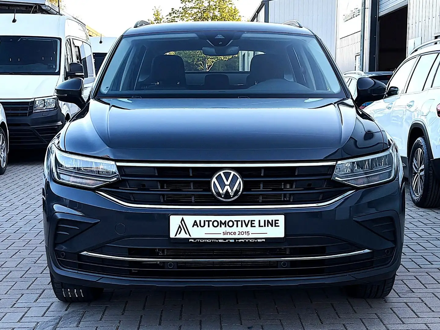 Volkswagen Tiguan TIGUAN LIFE 2.0 TDI/NAVI/ASSISTENTEN/LED SCHEIN. Grijs - 2