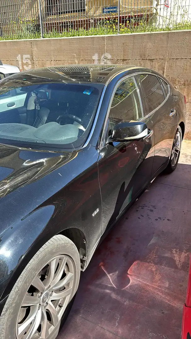 Infiniti Q70 Q70 2.2d Premium auto Schwarz - 1