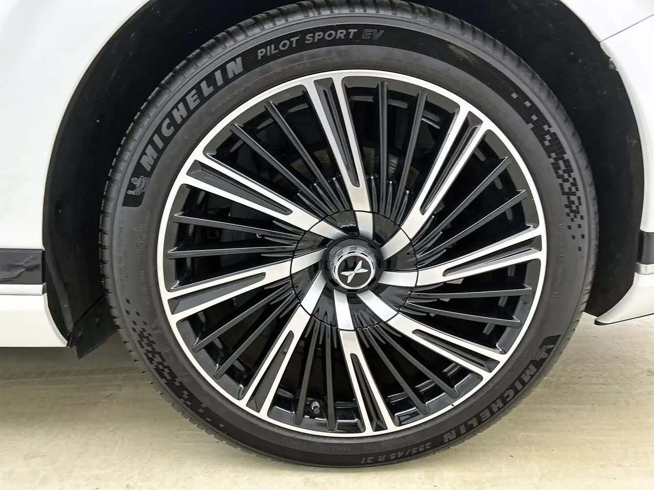 Xpeng G9 2025