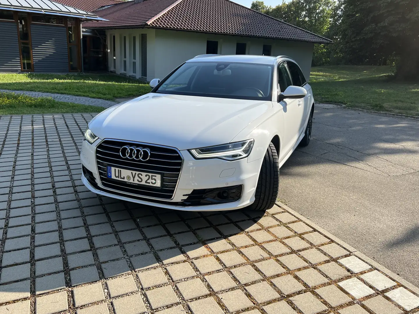 Audi A6 Avant 2.0 TDI ultra S tronic - 2