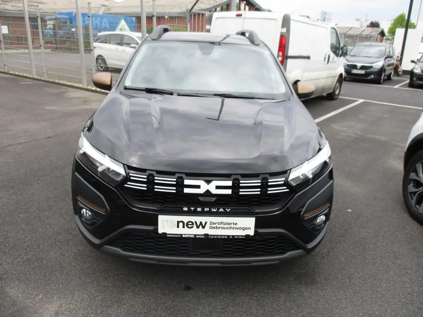 Dacia Sandero Stepway TCe 100 ECO-G Extreme+ Schwarz - 1