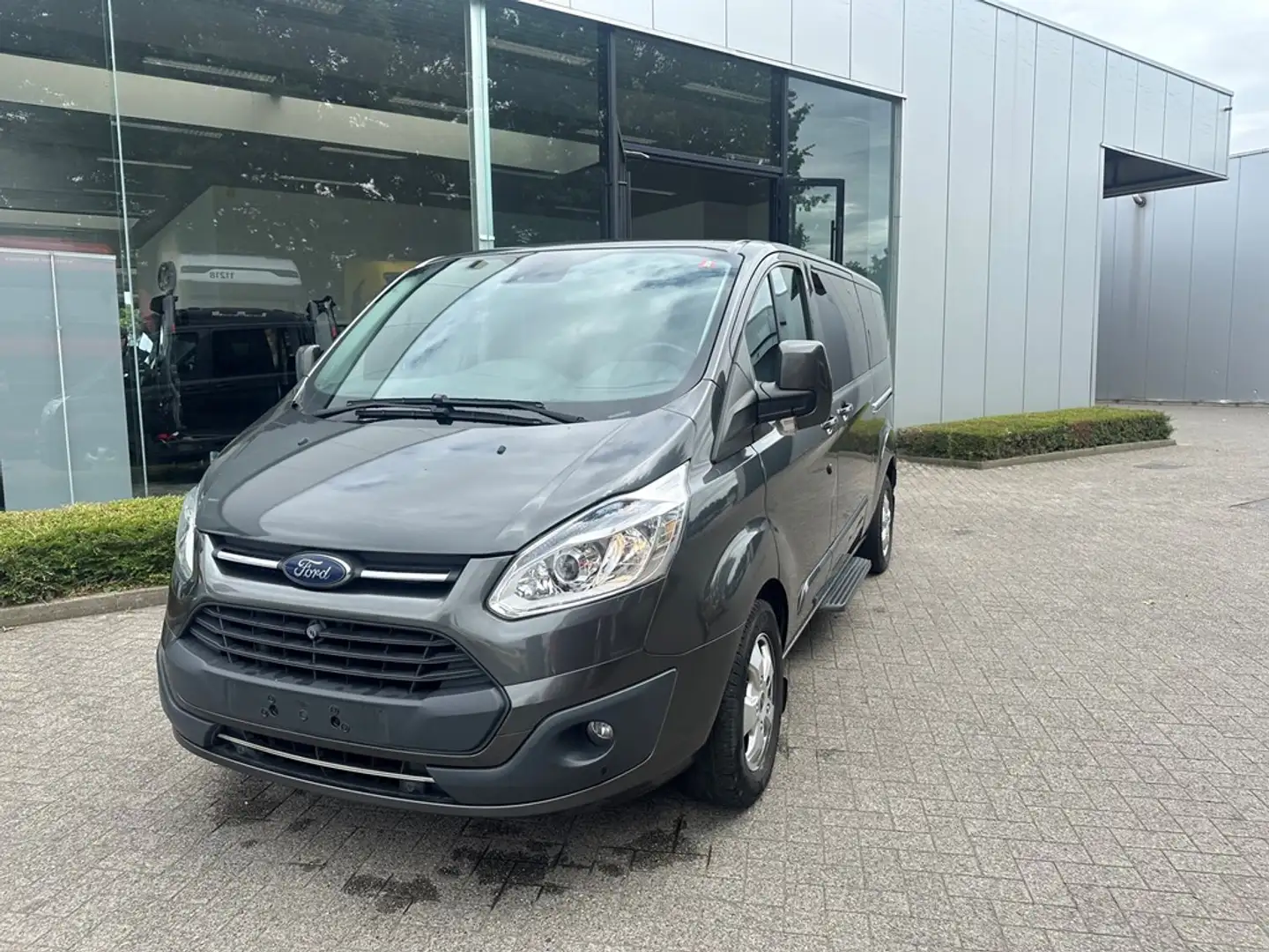 Ford Tourneo Custom 8 zitplaatsen Gris - 1