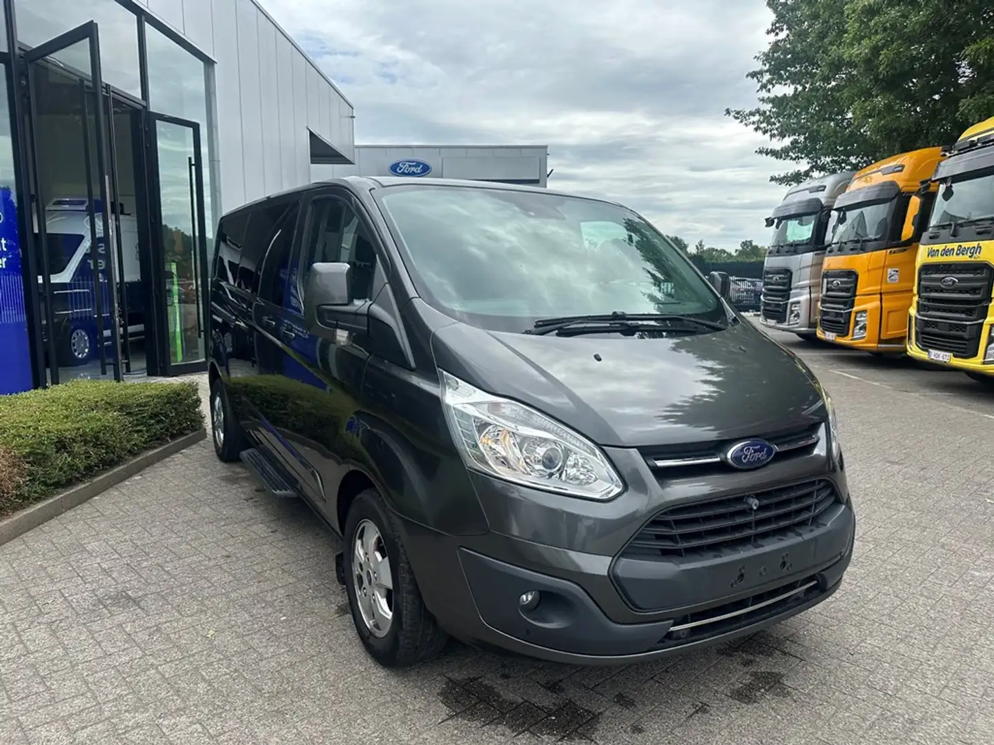 Ford Tourneo Custom 8 zitplaatsen Gris - 2