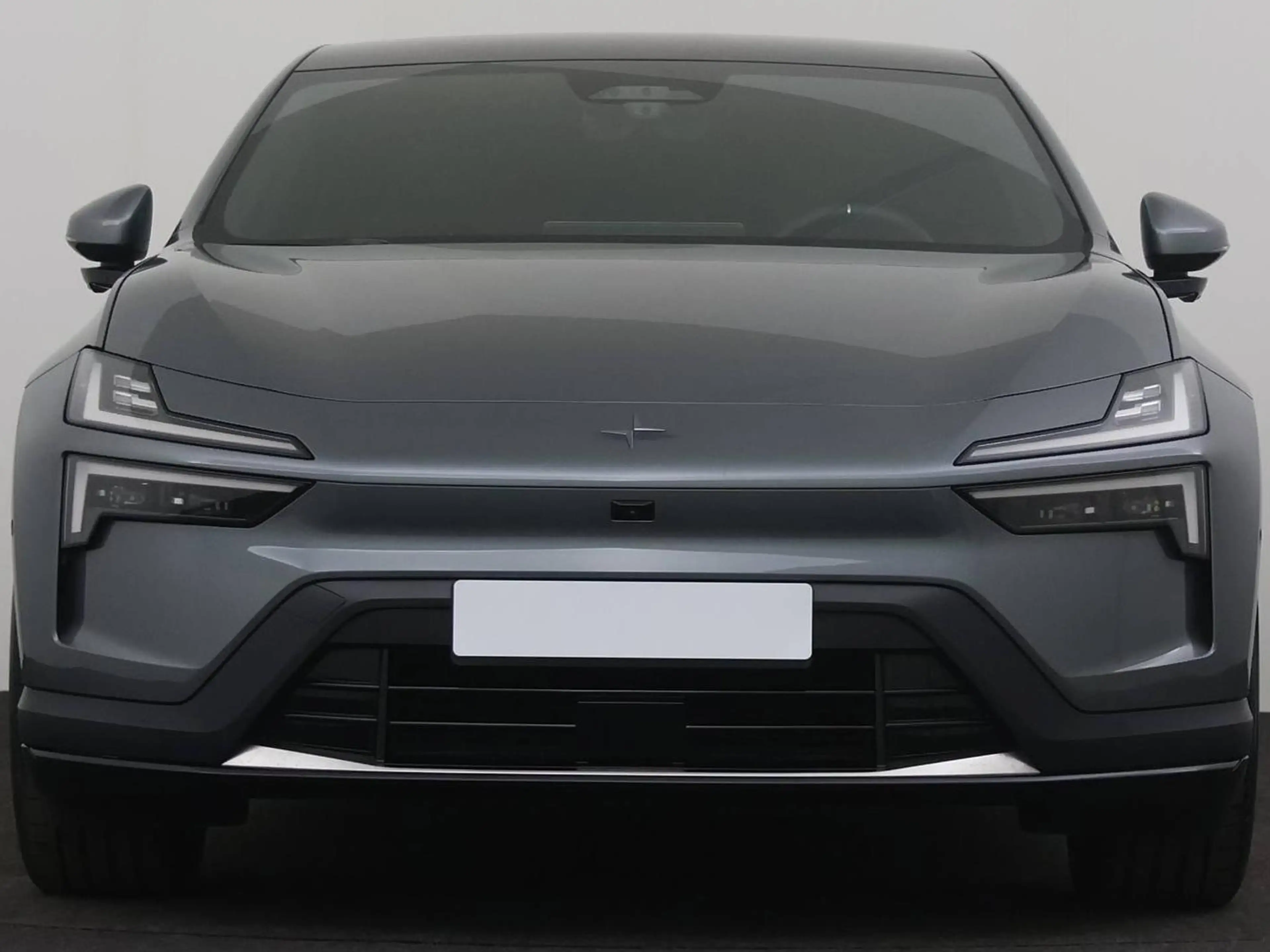 Polestar 4 100 kWh Long Range Single Motor MY26 Pilot — photo 8