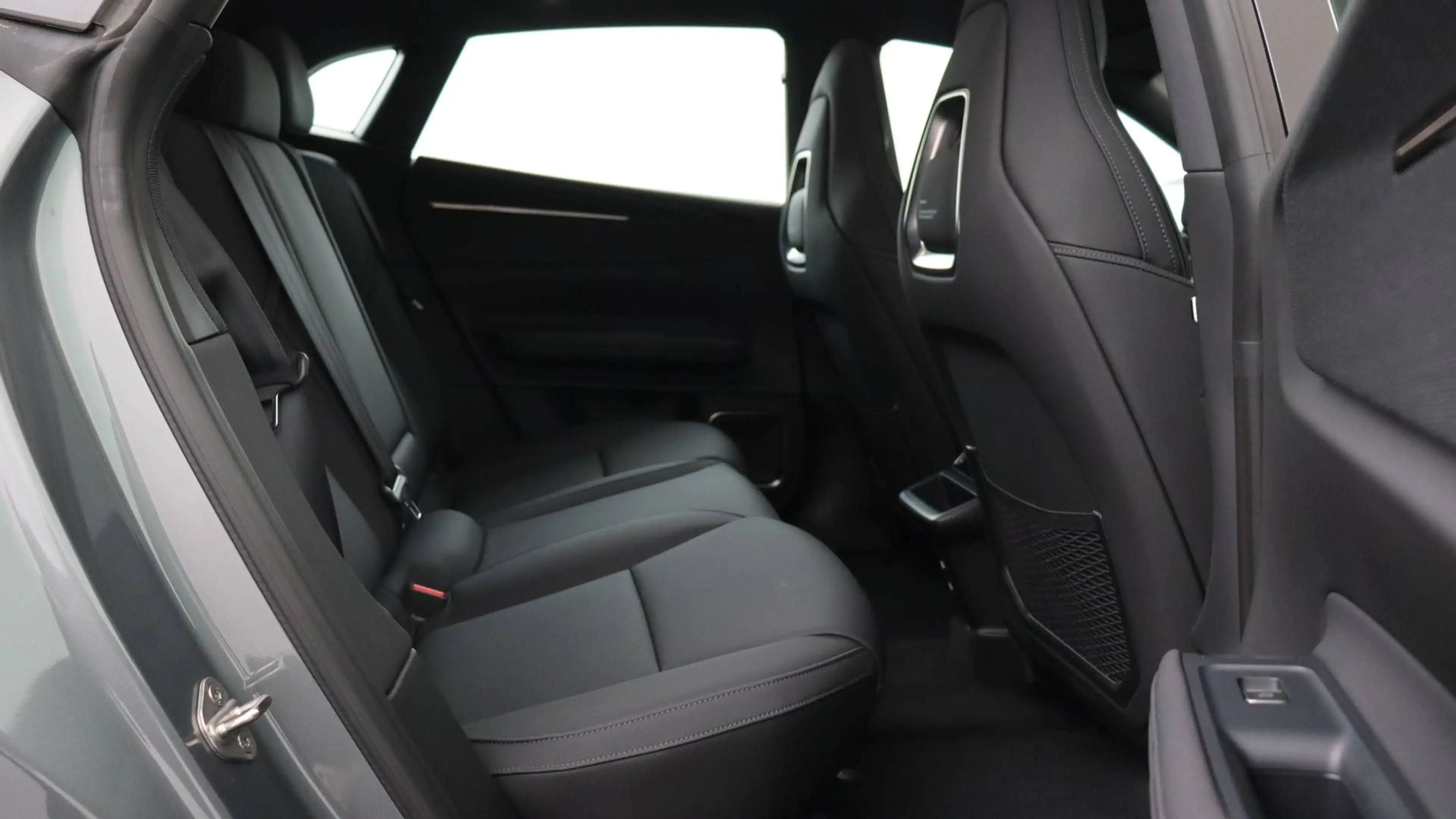 Polestar 4 100 kWh Long Range Single Motor MY26 Pilot — photo 9