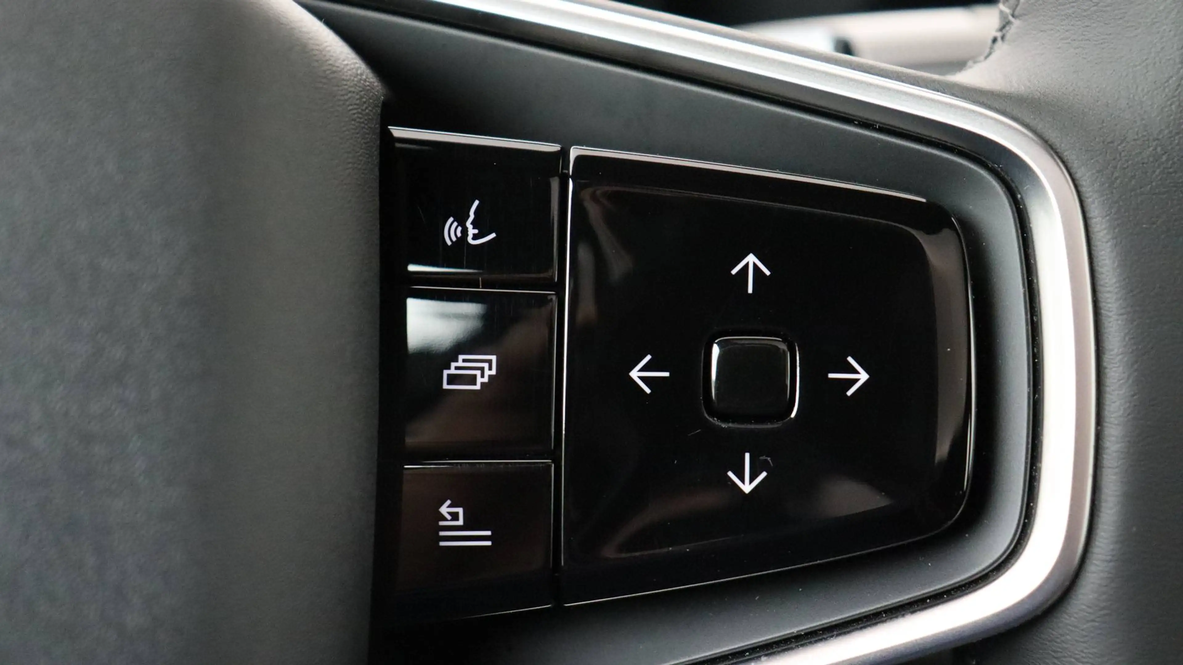 Polestar 4 100 kWh Long Range Single Motor MY26 Pilot — photo 11