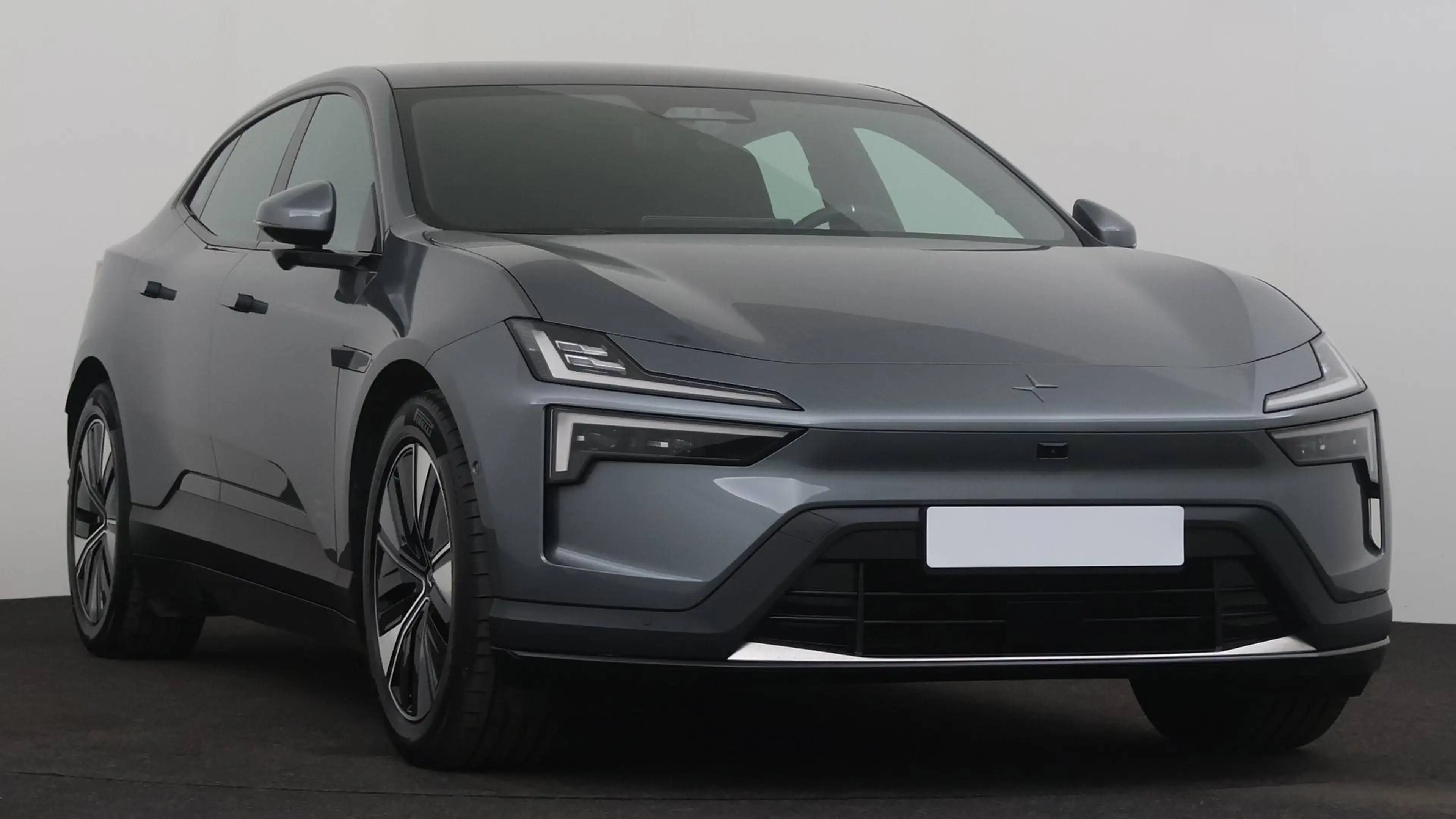 Polestar 4 100 kWh Long Range Single Motor MY26 Pilot — photo 7