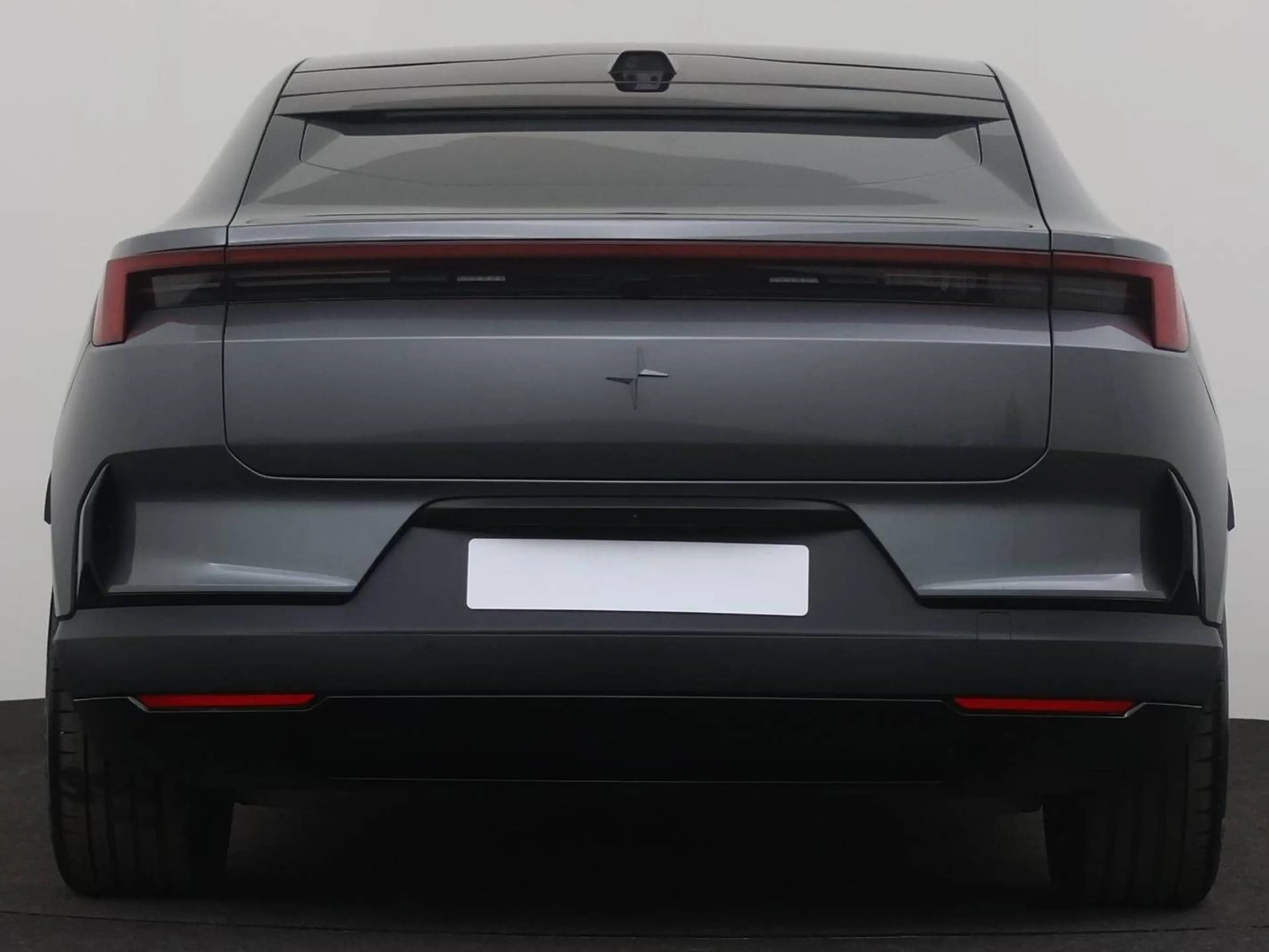 Polestar 4 100 kWh Long Range Single Motor MY26 Pilot — photo 4